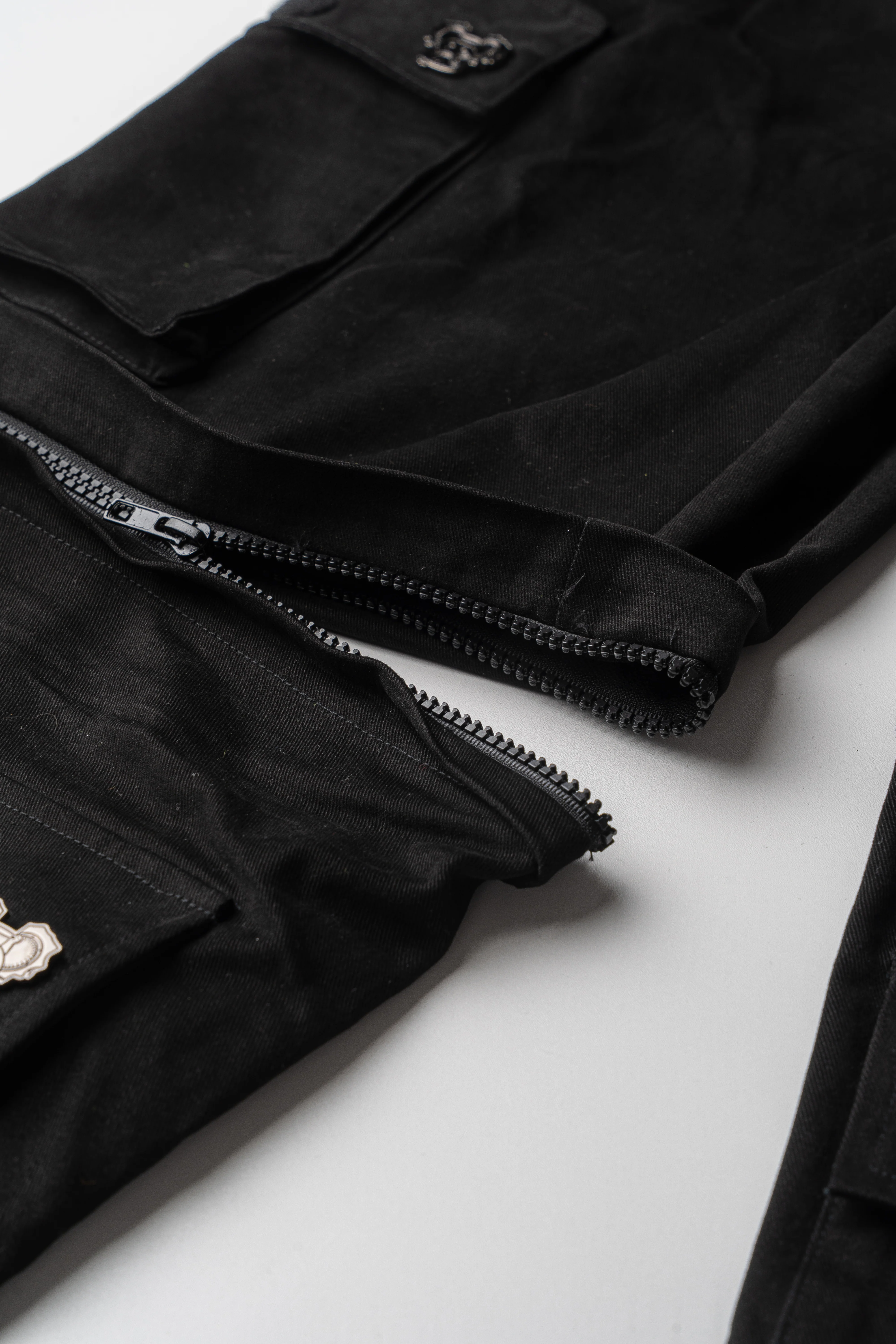 CARGO NR PANTS BLACK & PINK