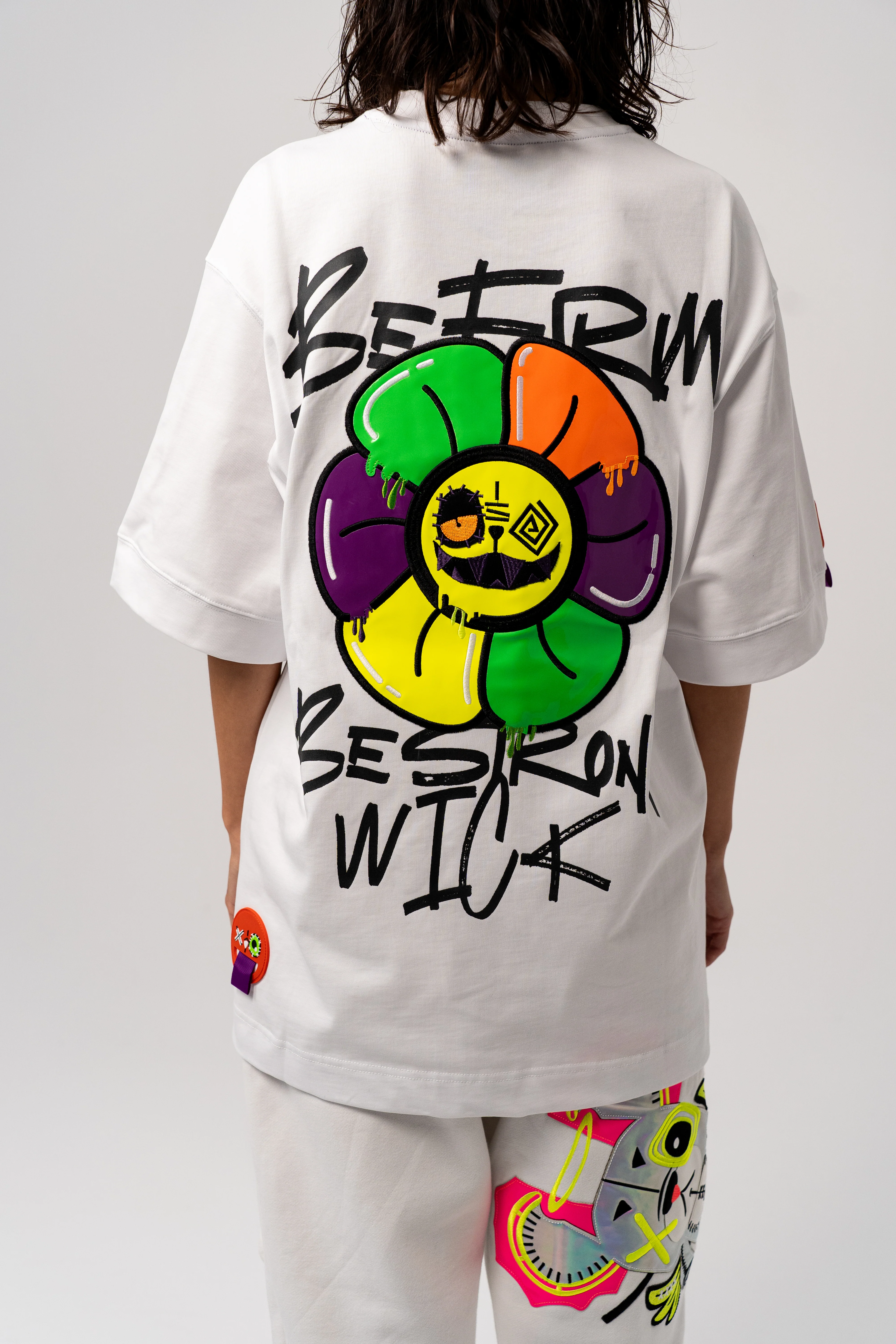 NEON ICE FLOWER T-SHIRT WITH AMIGURUMI