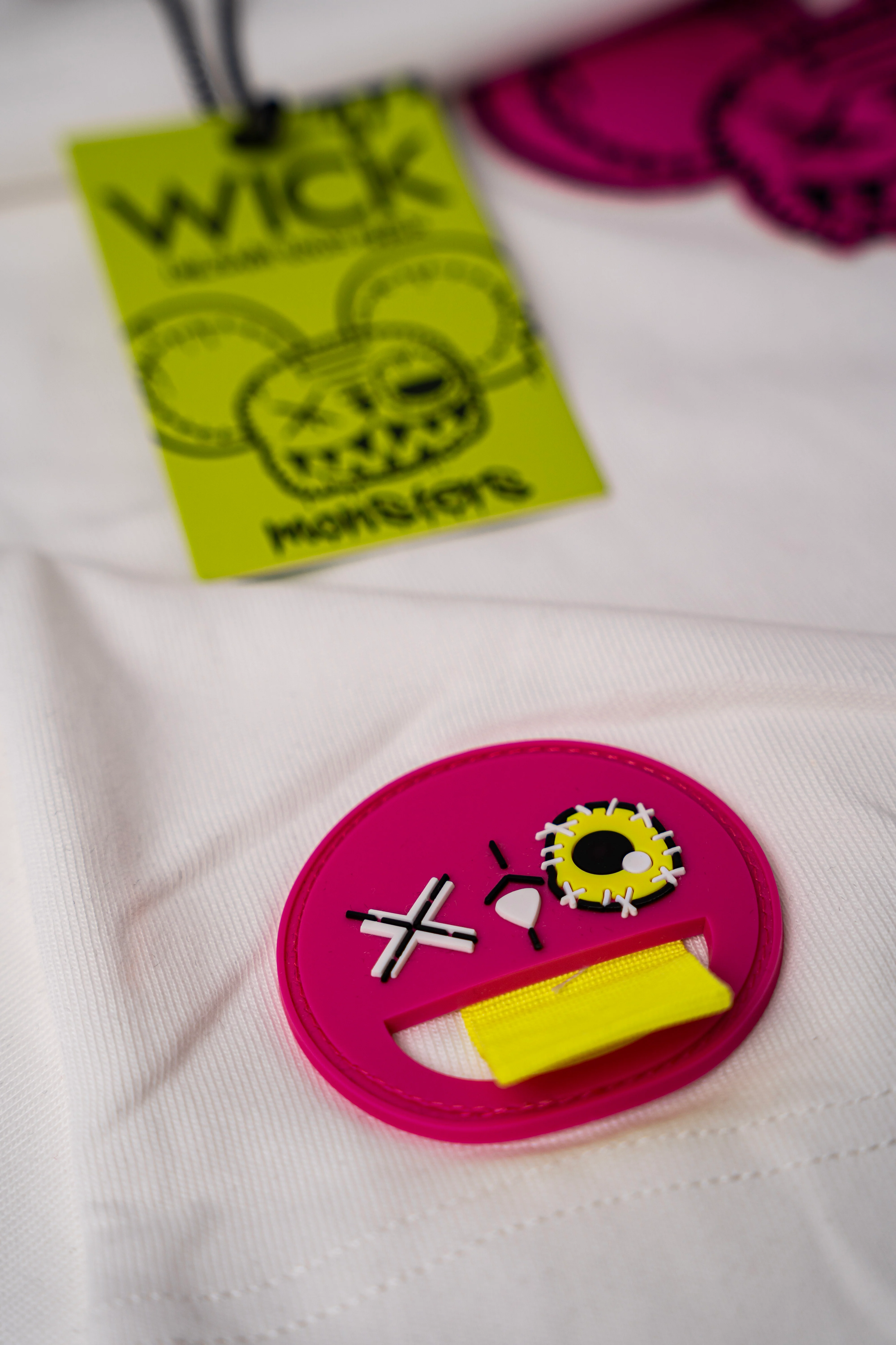 WHITE  OVERSIZED BASIC NOTHING BASIC PINK T-SHIRT!