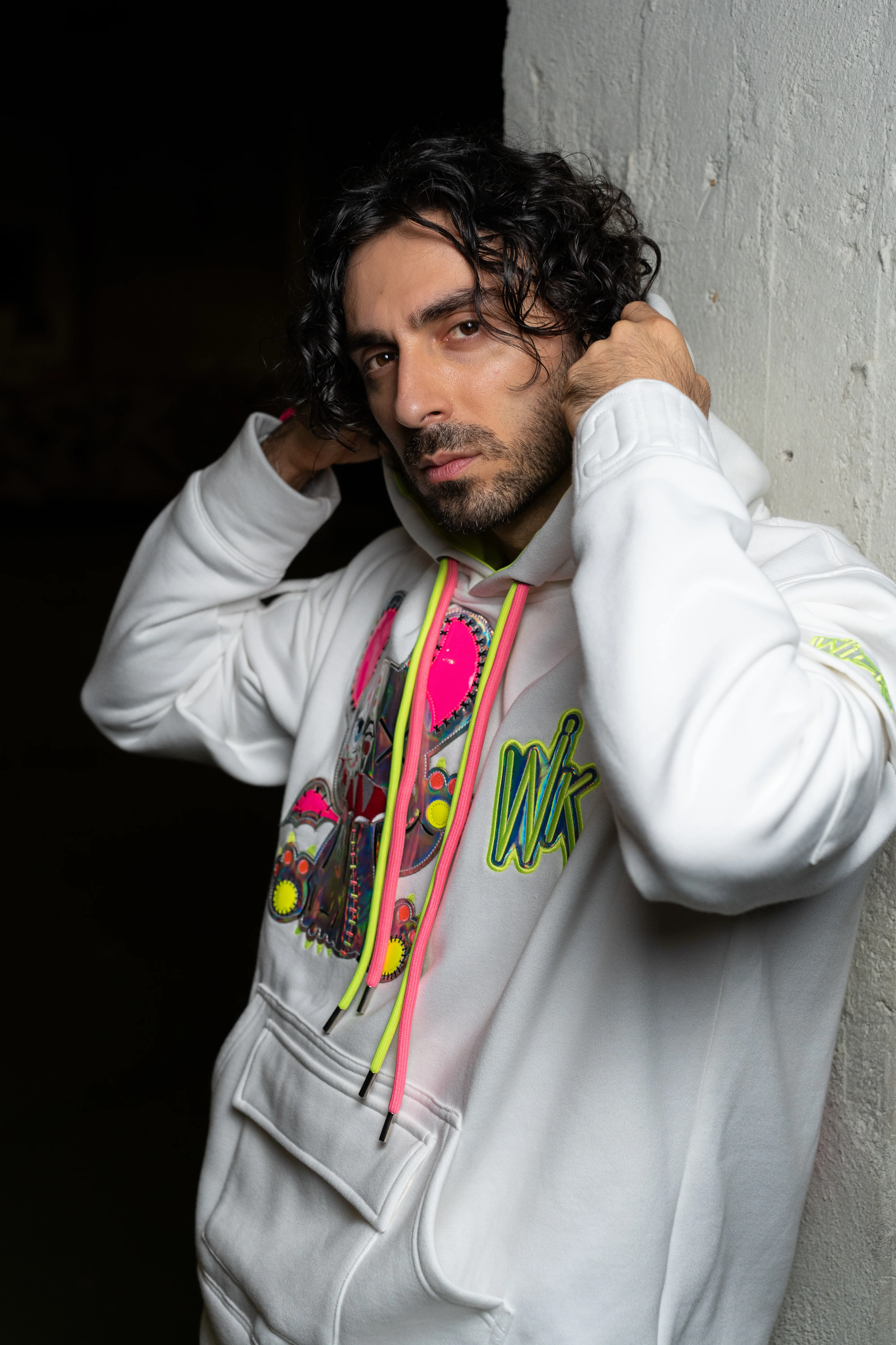 NEON ROYALTY HOODIE WHITE