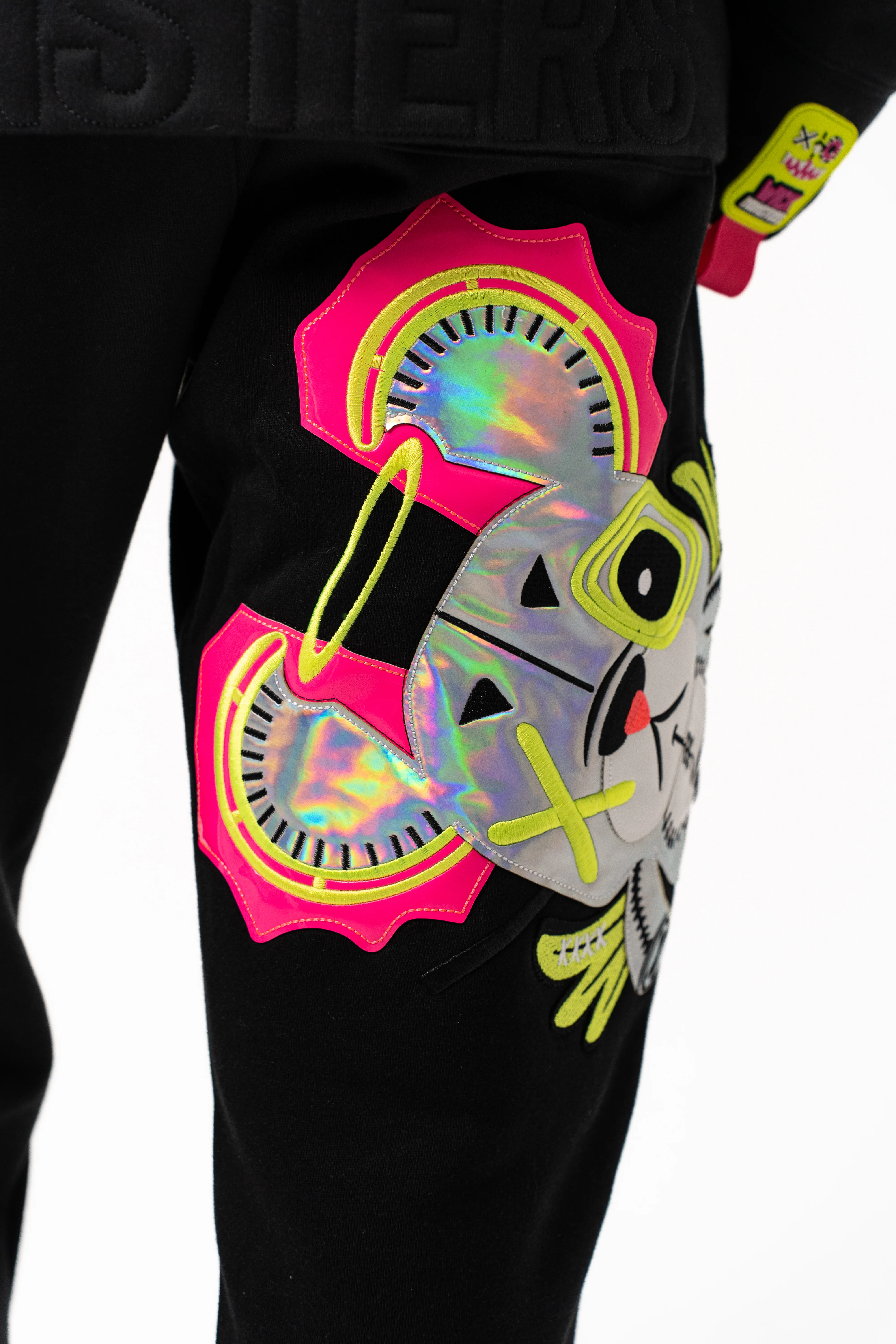 NEON ROYALTY CARGO SWEATPANTS BLACK