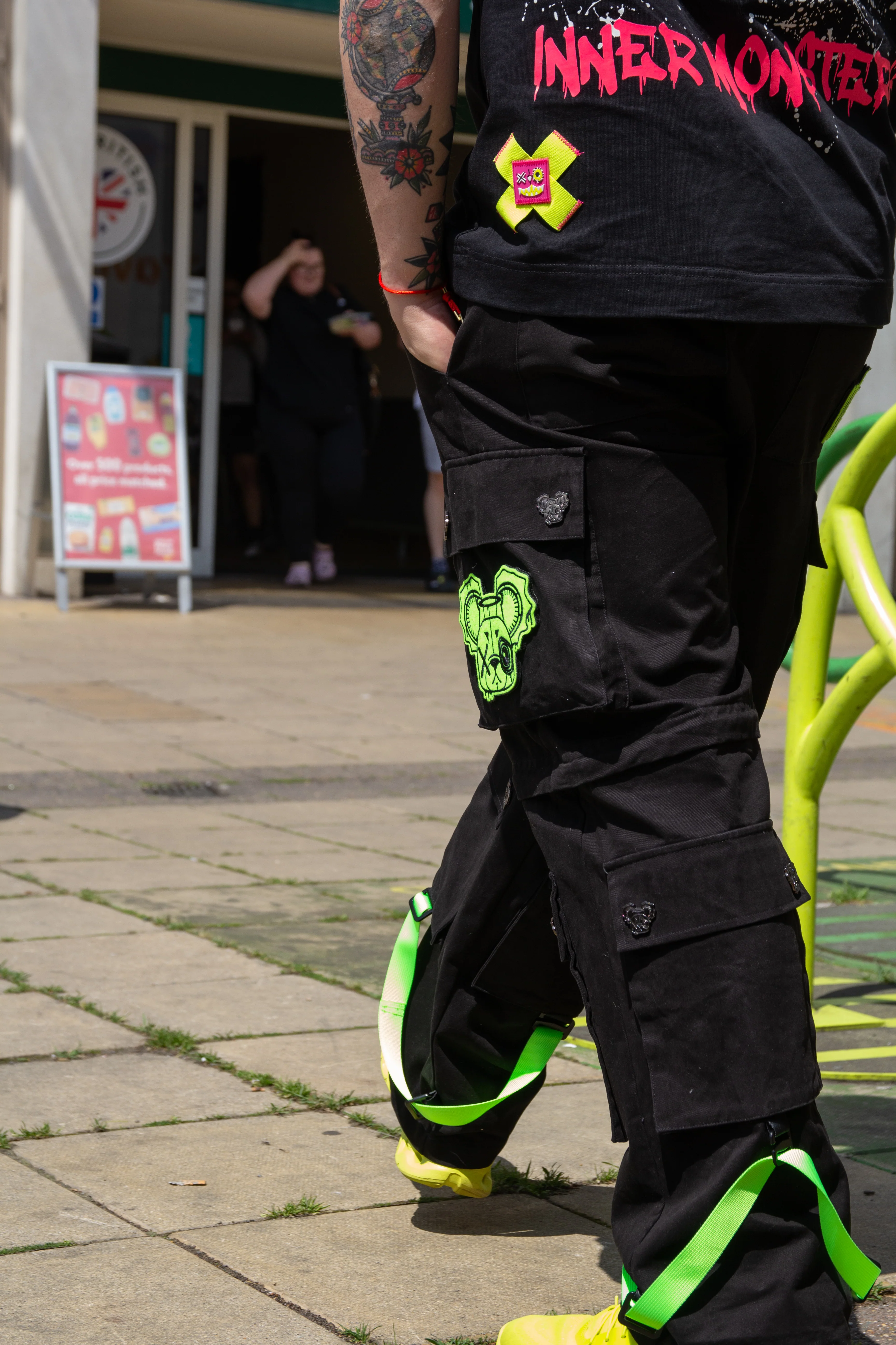 CARGO NR PANTS BLACK & YELLOW