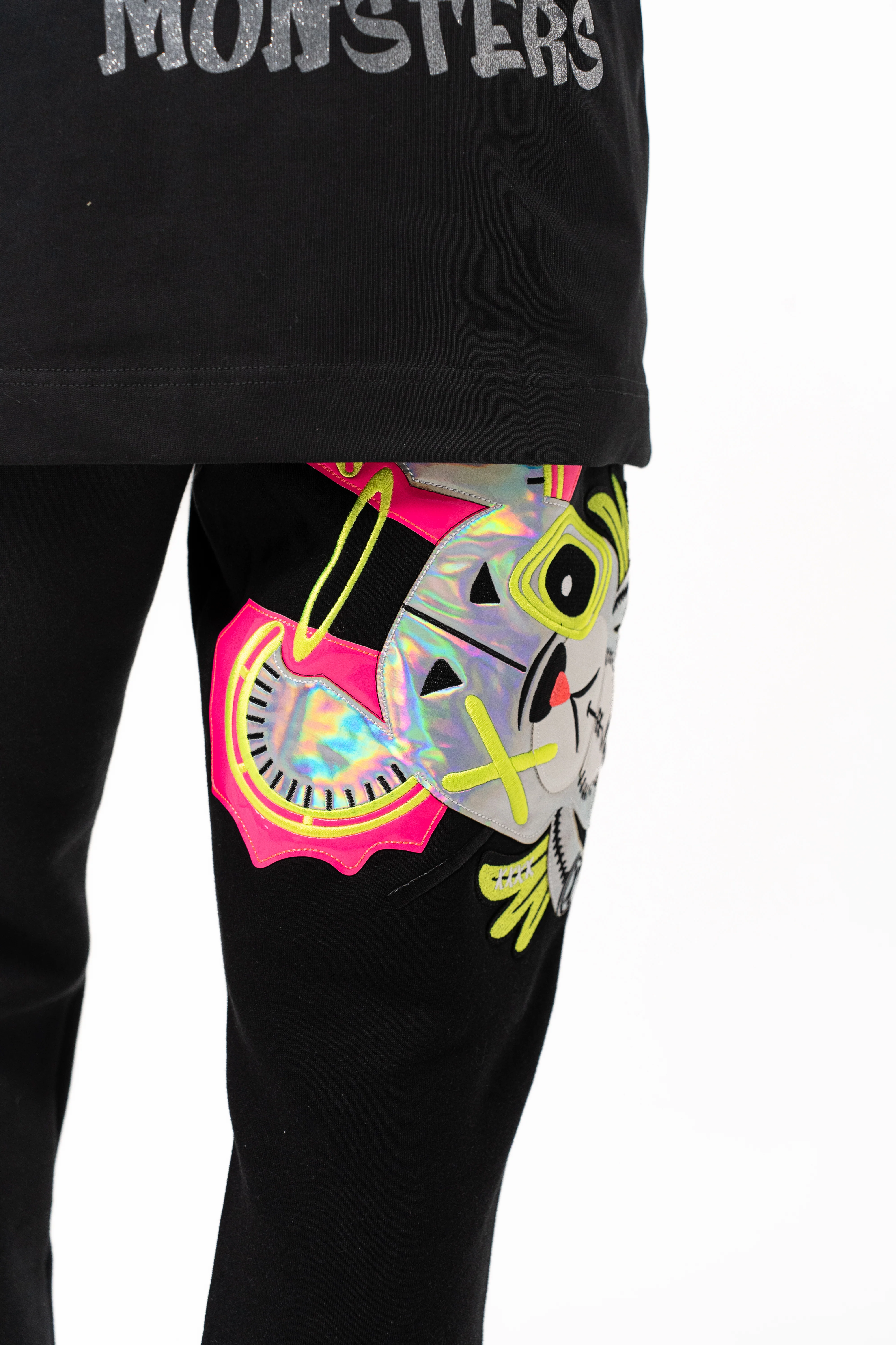 NEON ROYALTY CARGO SWEATPANTS BLACK