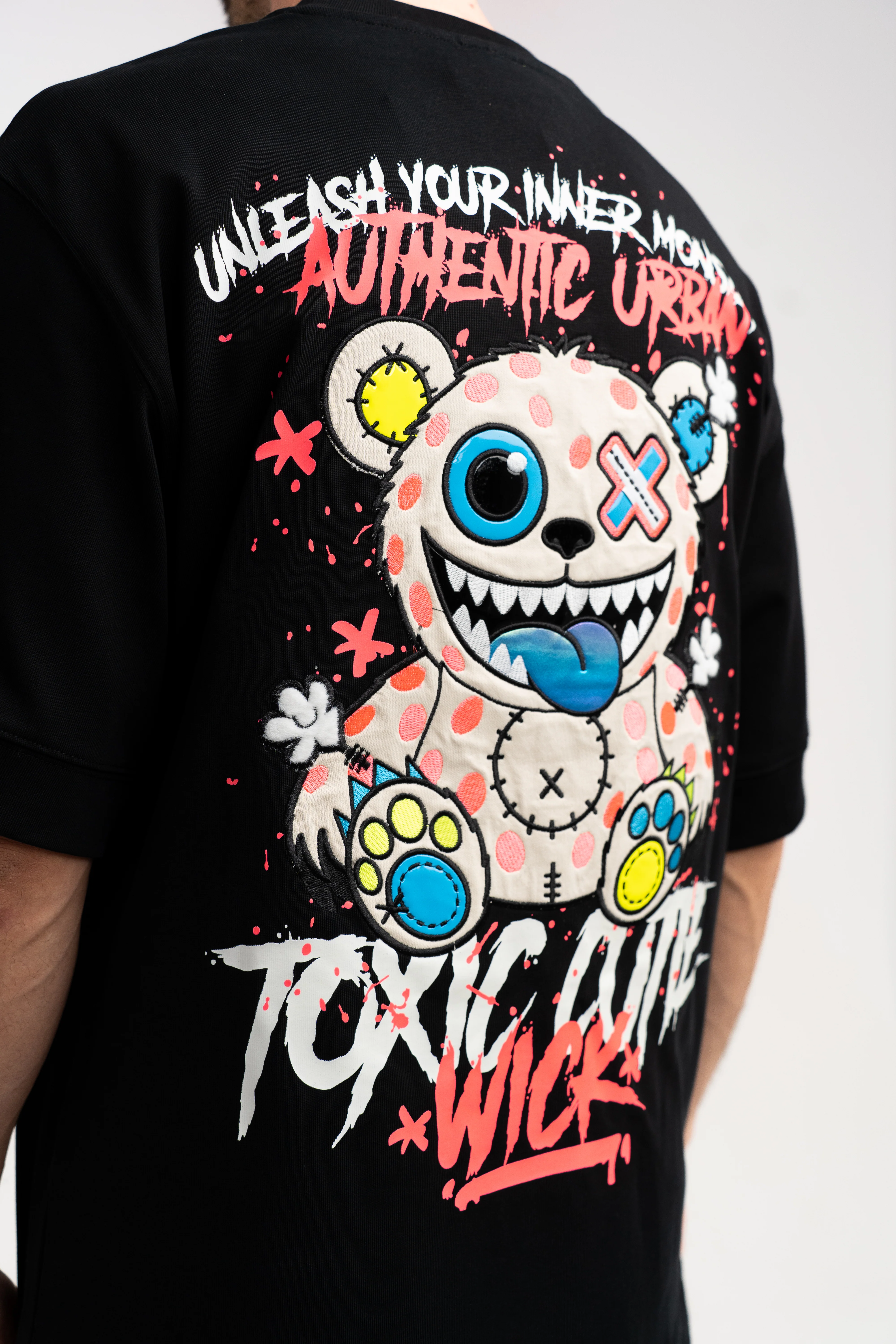 T-SHIRT OVERSIZED TOXIC BLACK