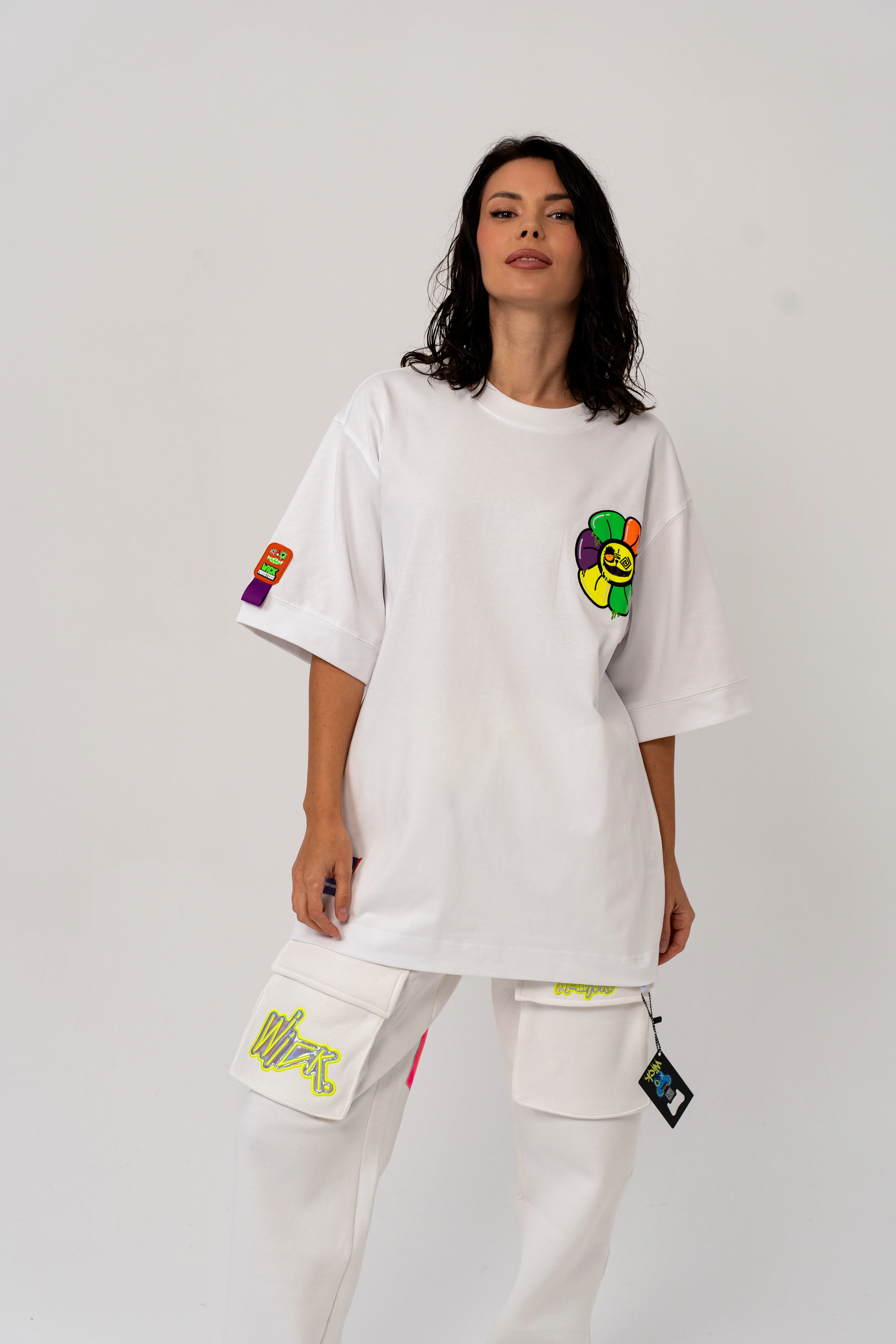 NEON ICE FLOWER T-SHIRT WITH AMIGURUMI