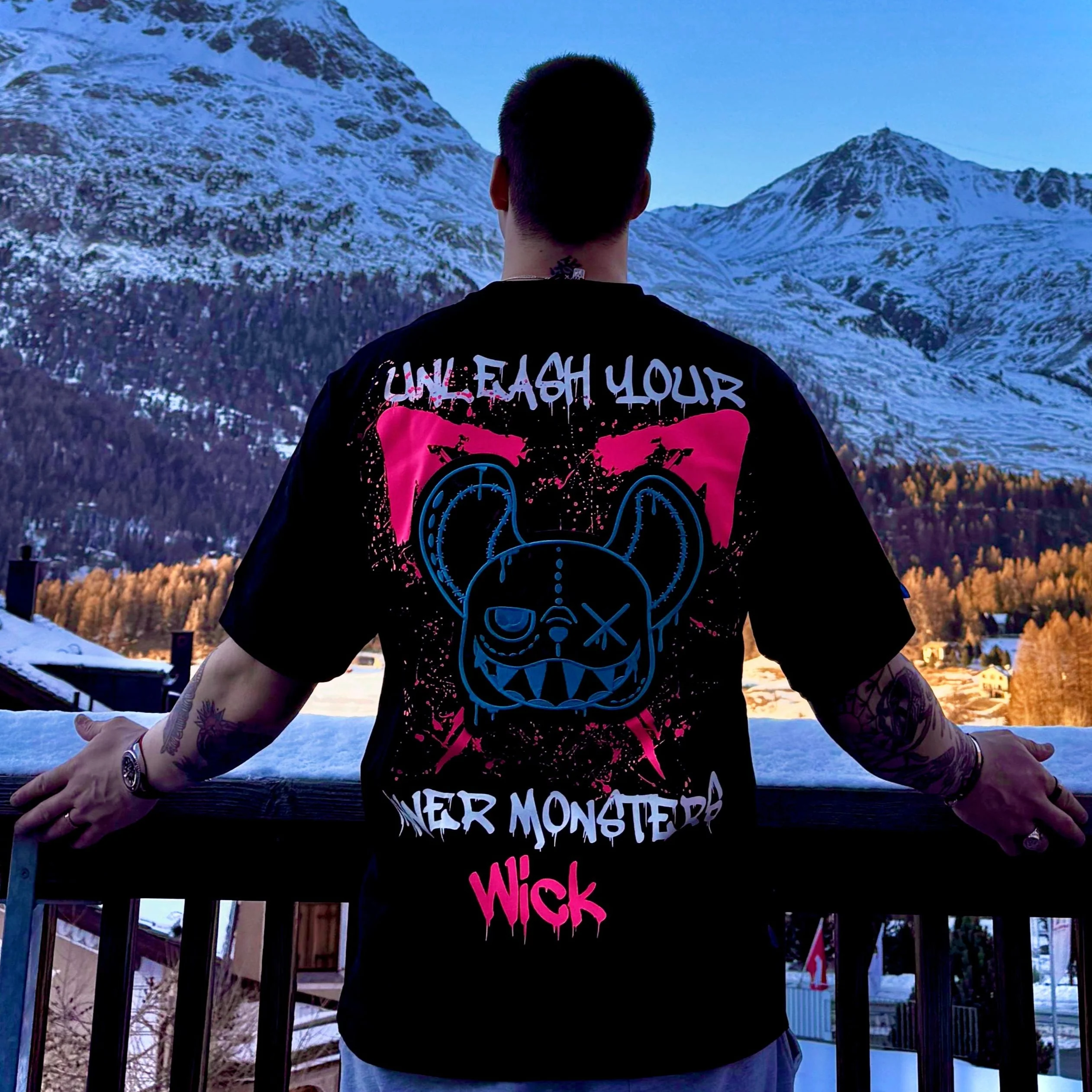 EXPLOSION BLACK OVERSIZED T-SHIRT!