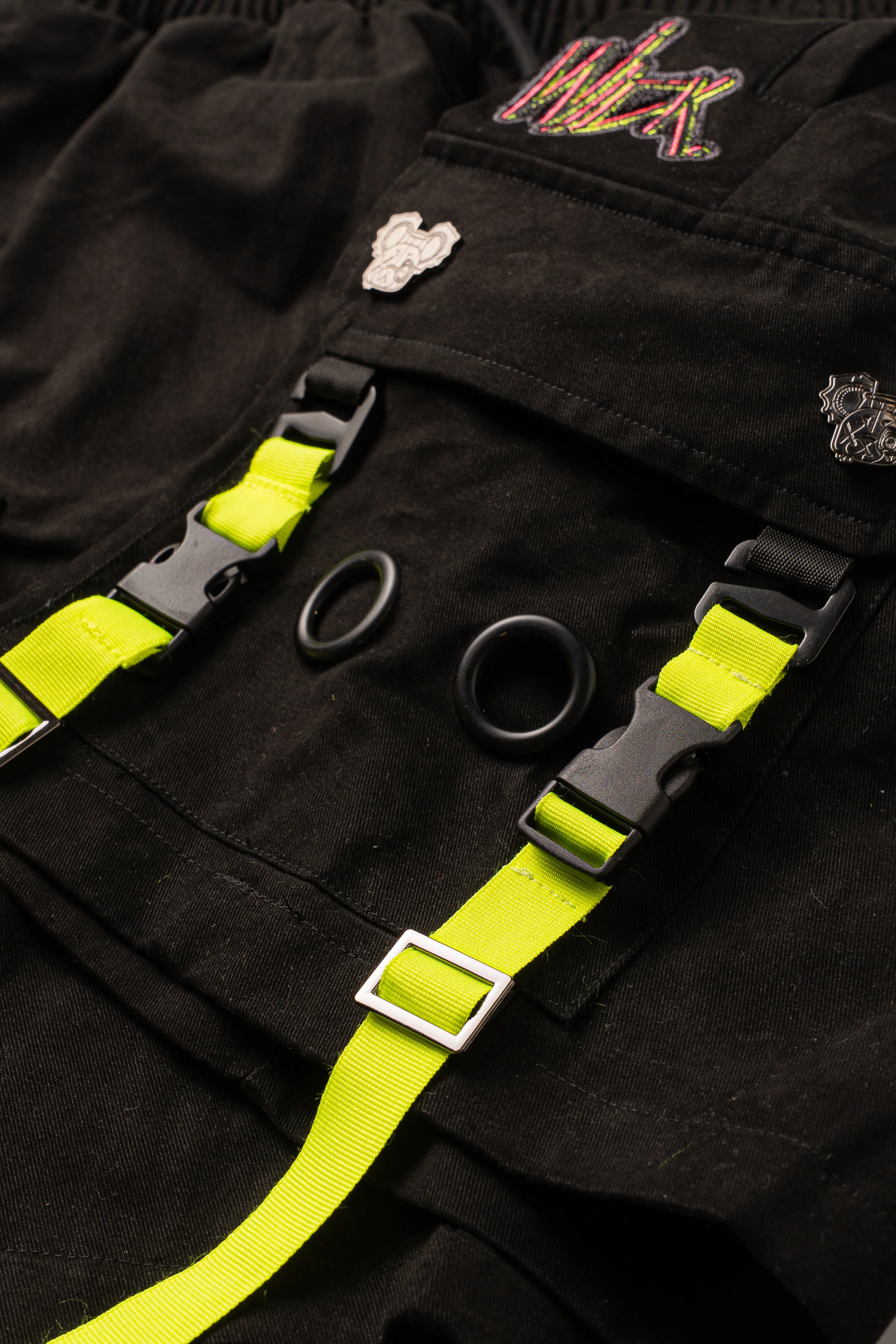 CARGO NR SHORTS BLACK