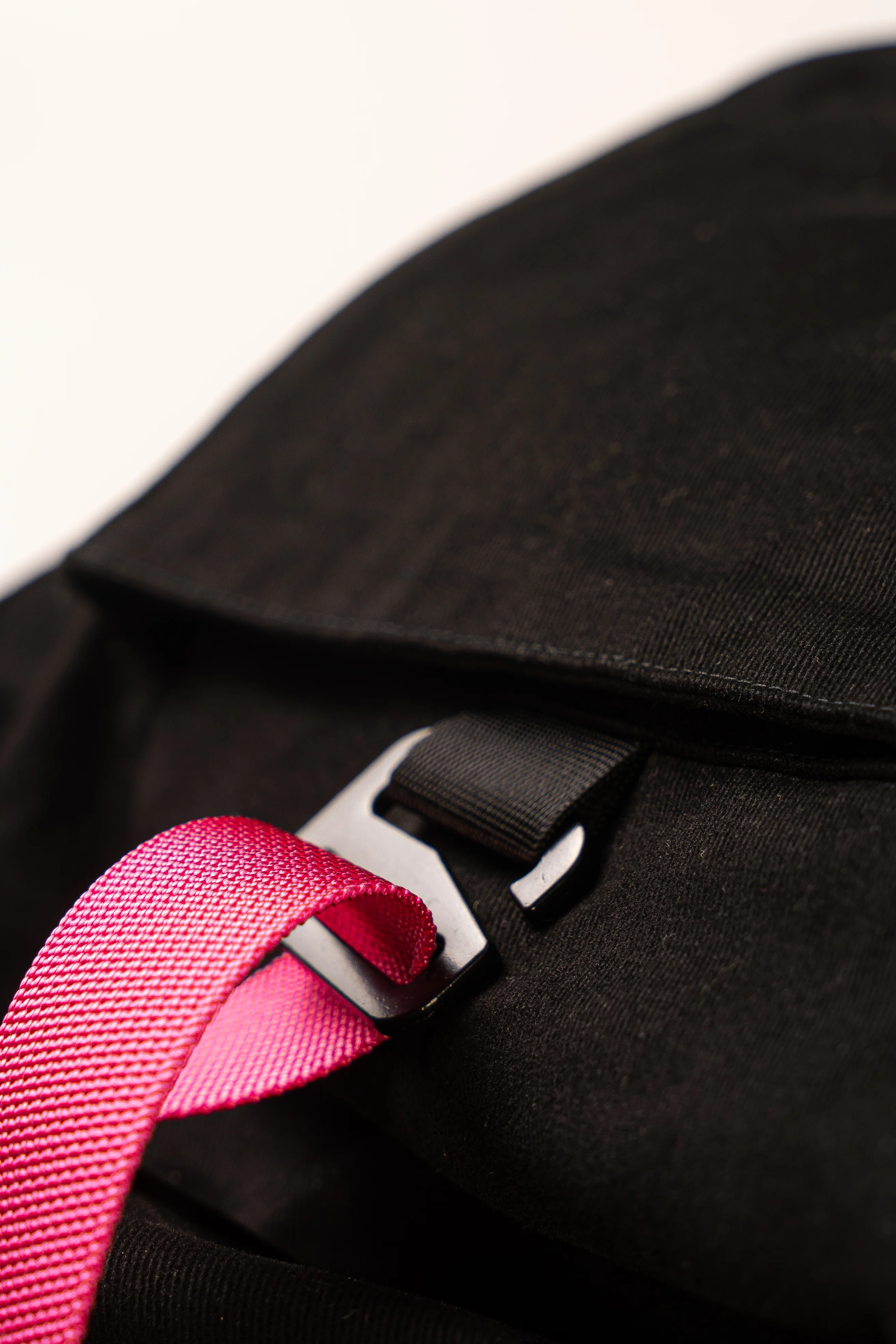 CARGO NR PANTS BLACK & PINK