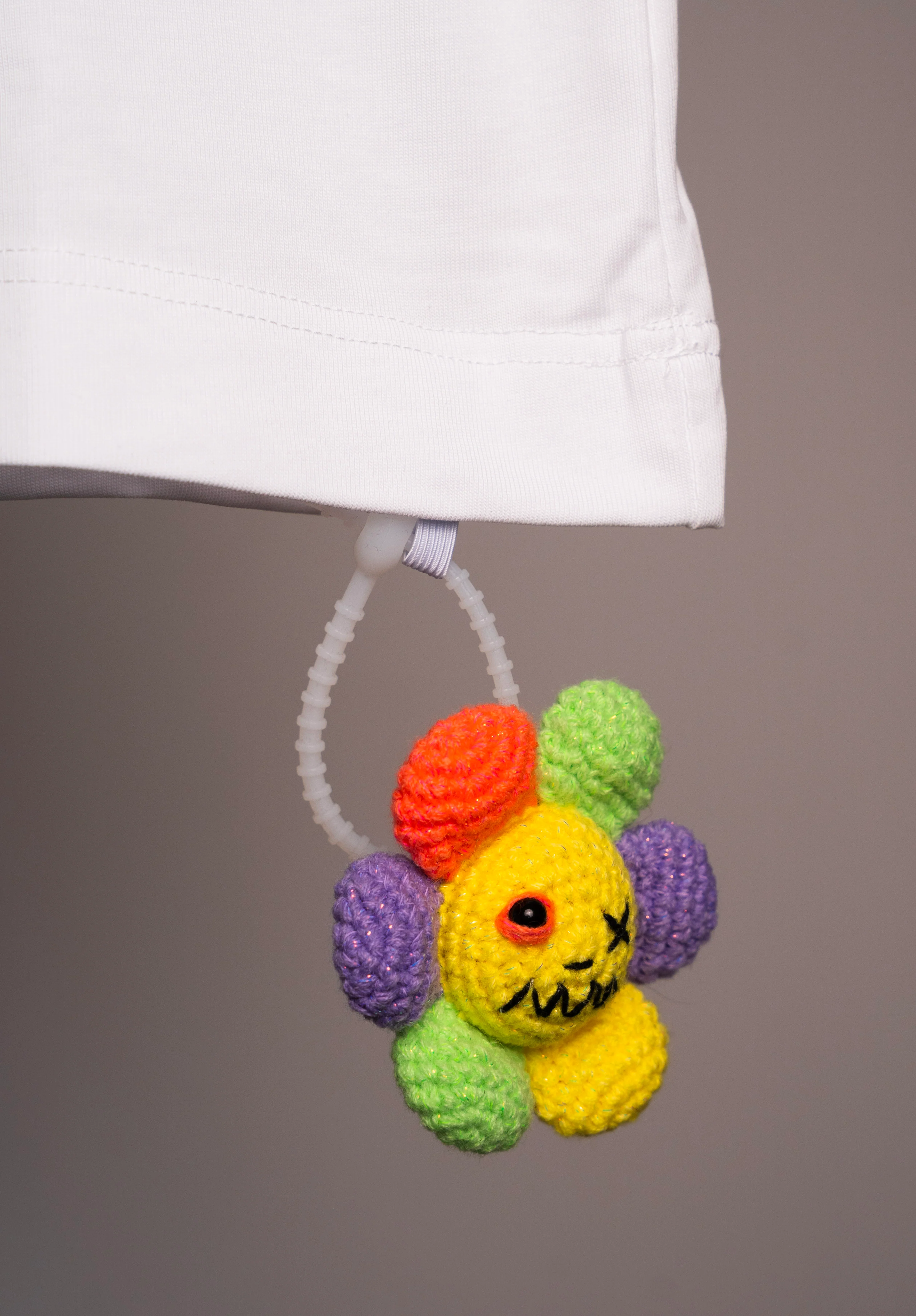 NEON ICE FLOWER T-SHIRT WITH AMIGURUMI