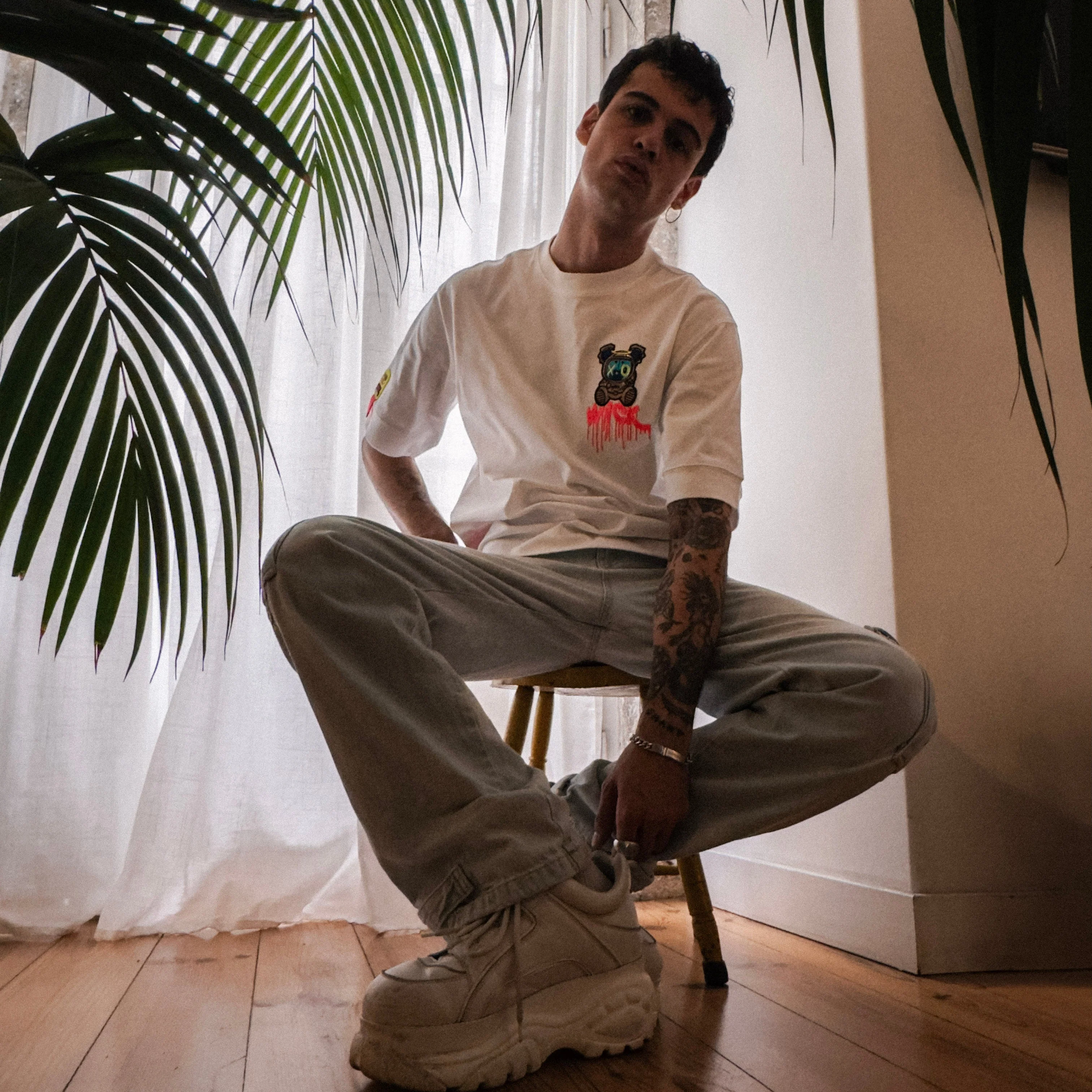 SPACE WHITE OVERSIZED T-SHIRT!