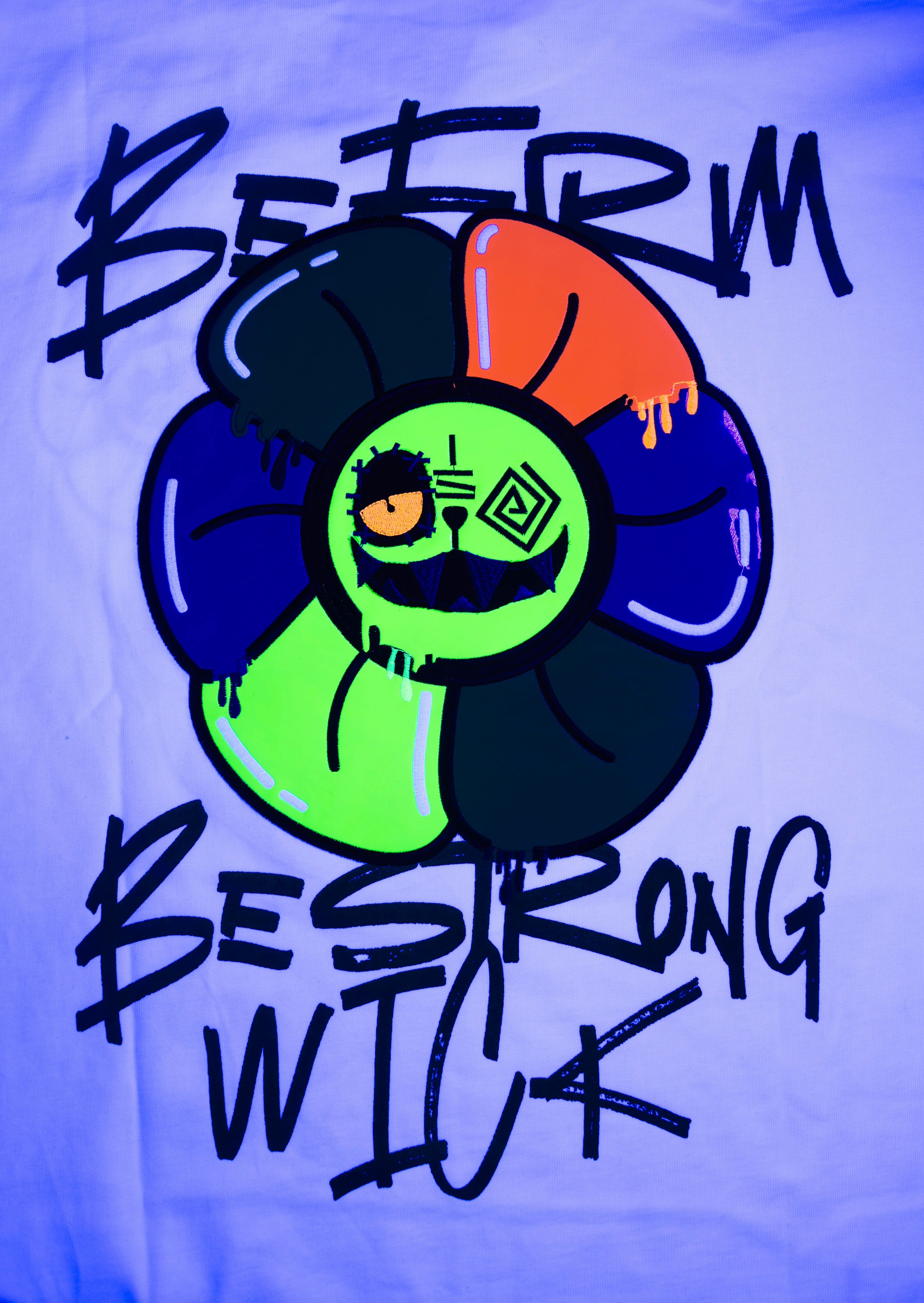 NEON ICE FLOWER T-SHIRT WITH AMIGURUMI