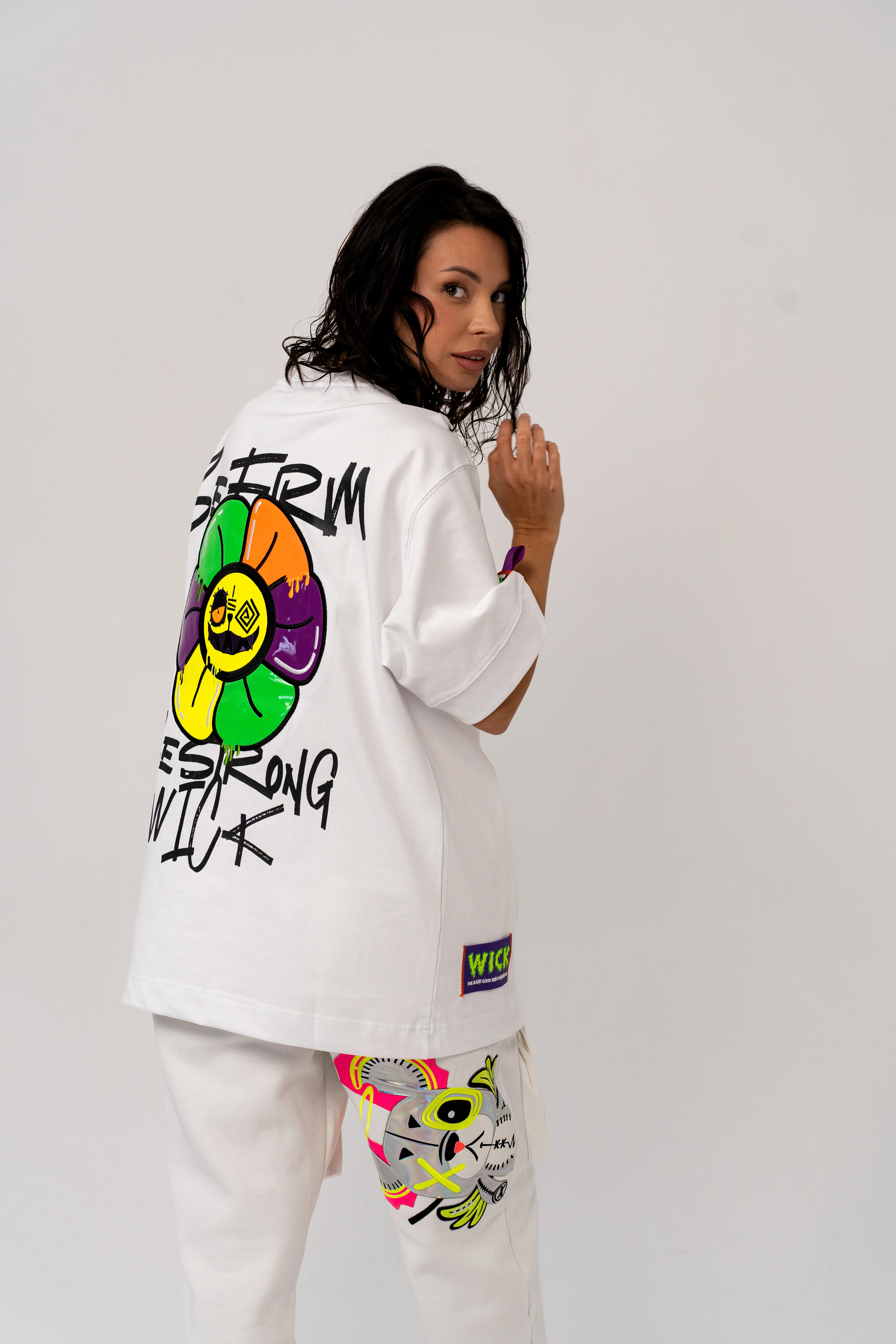 NEON ICE FLOWER T-SHIRT WITH AMIGURUMI