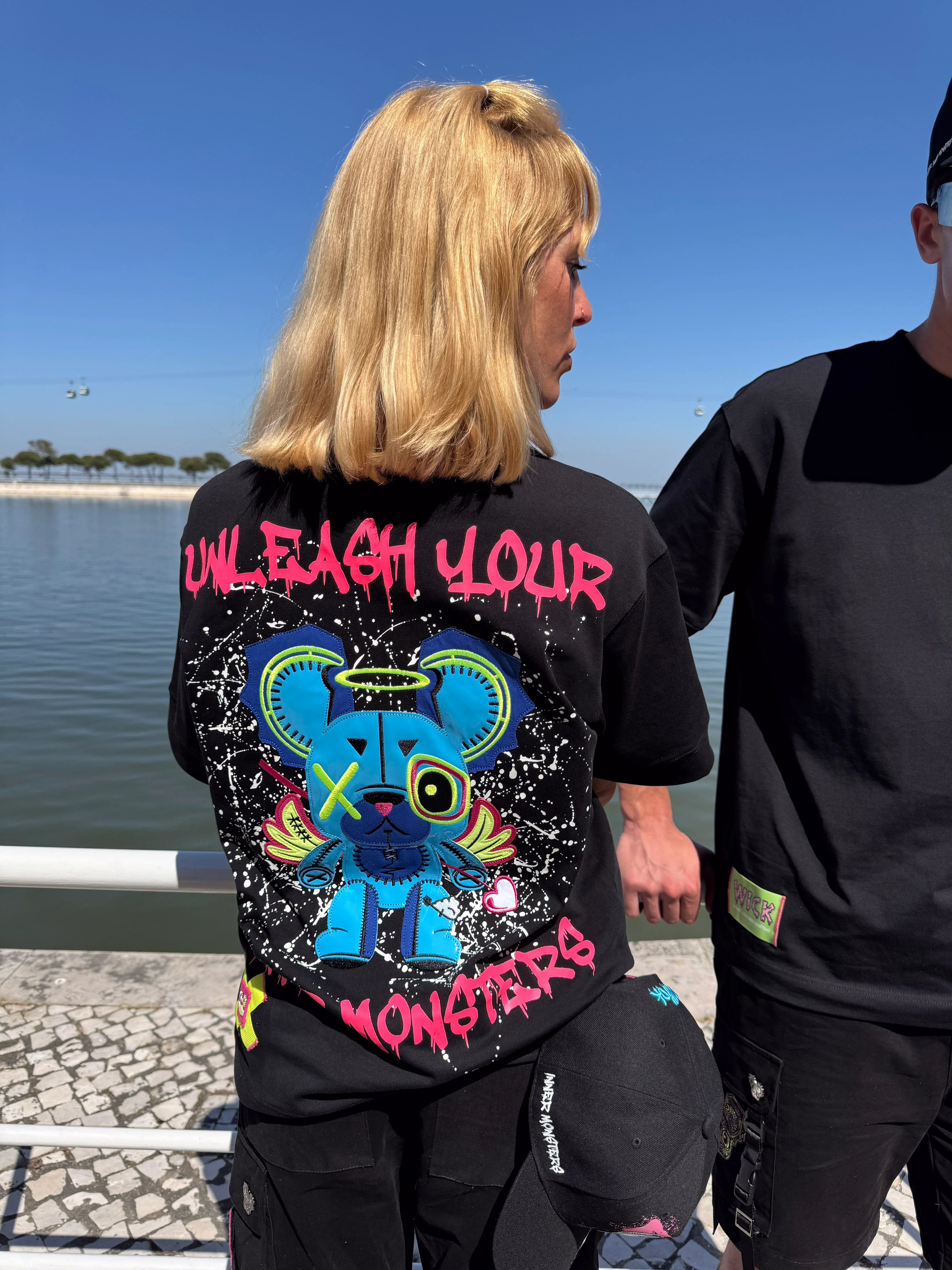 OVERSIZED NR ARROW BLACK