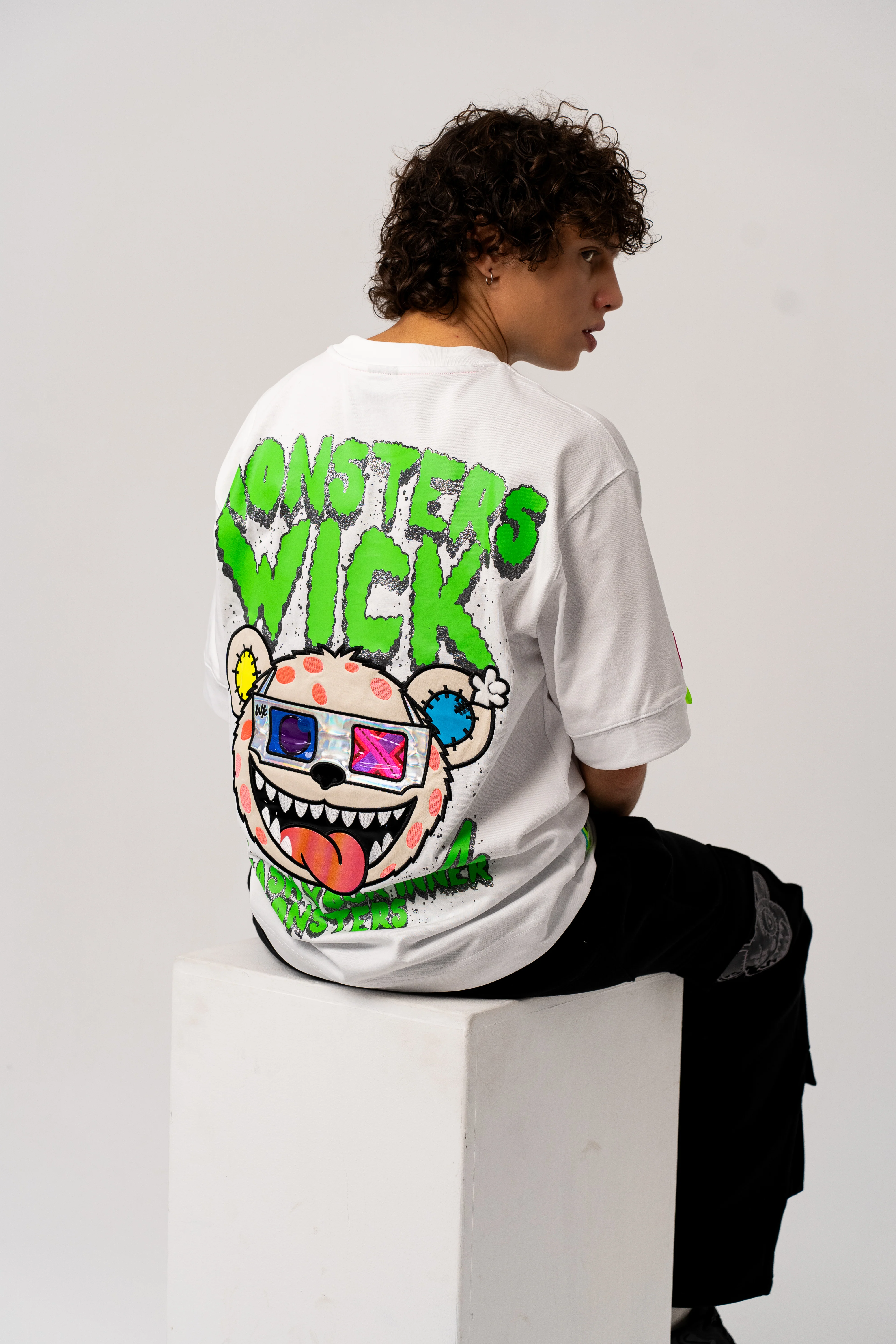 OVERSIZED 3D GLASS WHITE