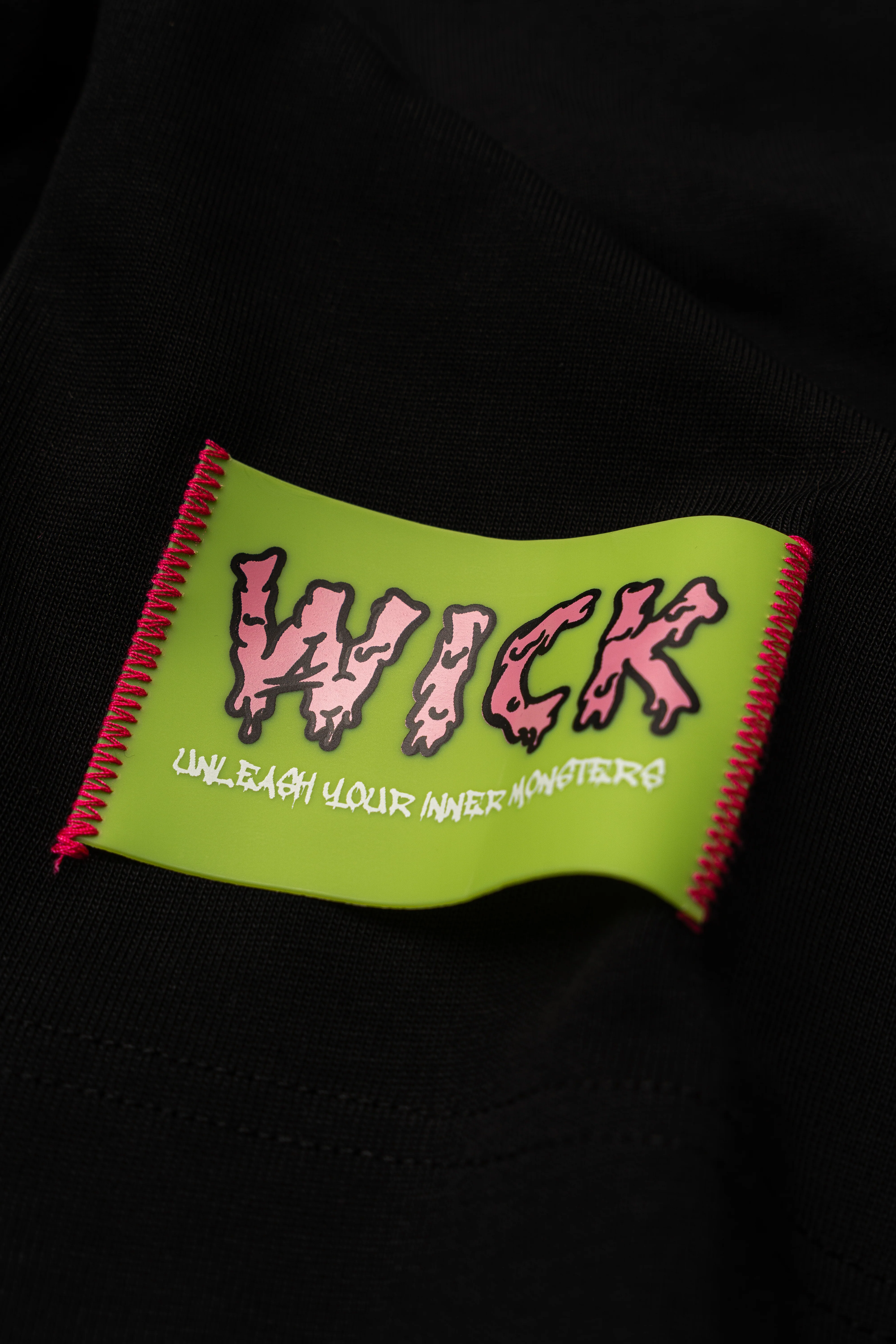 OVERSIZED NR ARROW BLACK