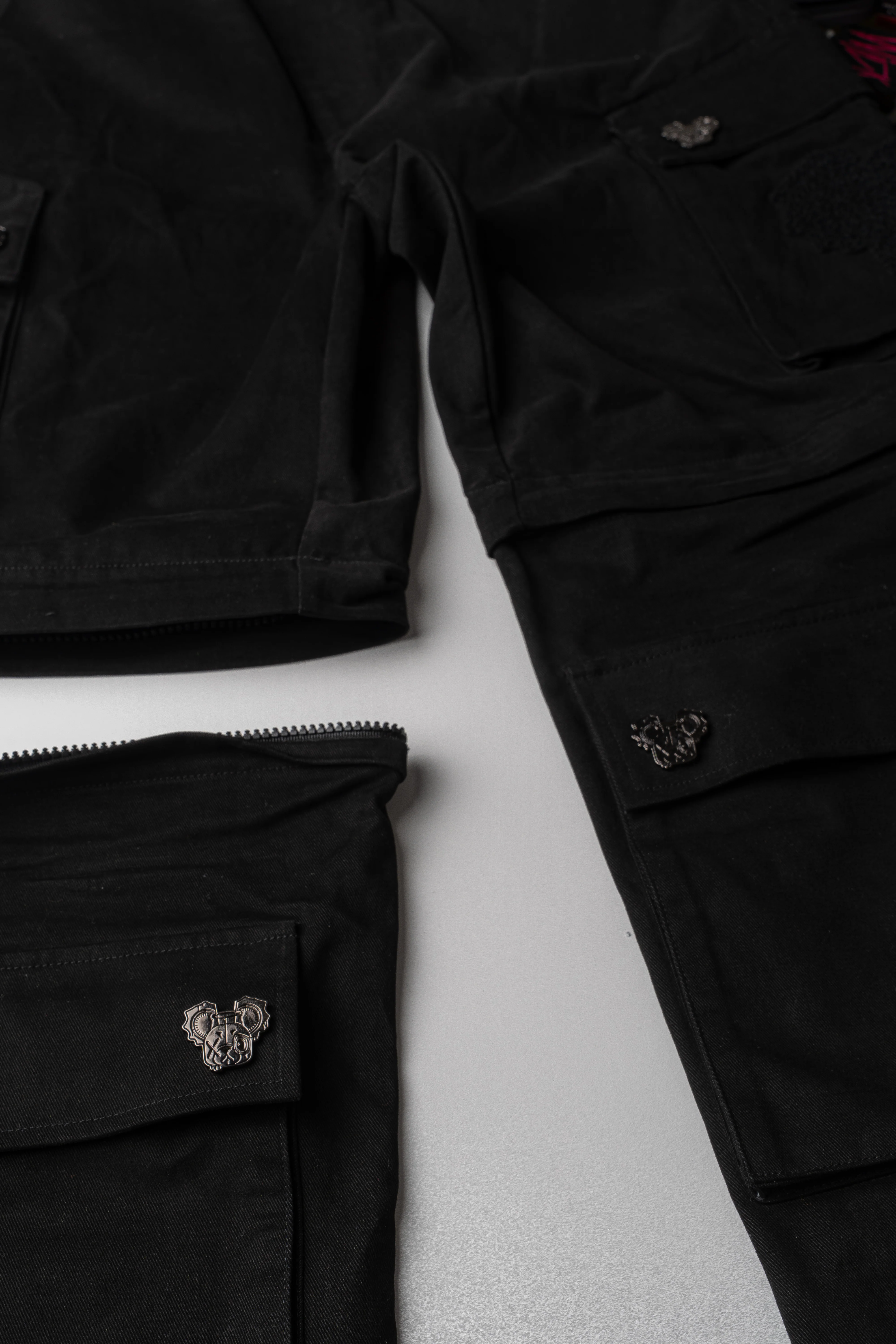 CARGO NR PANTS BLACK & PINK