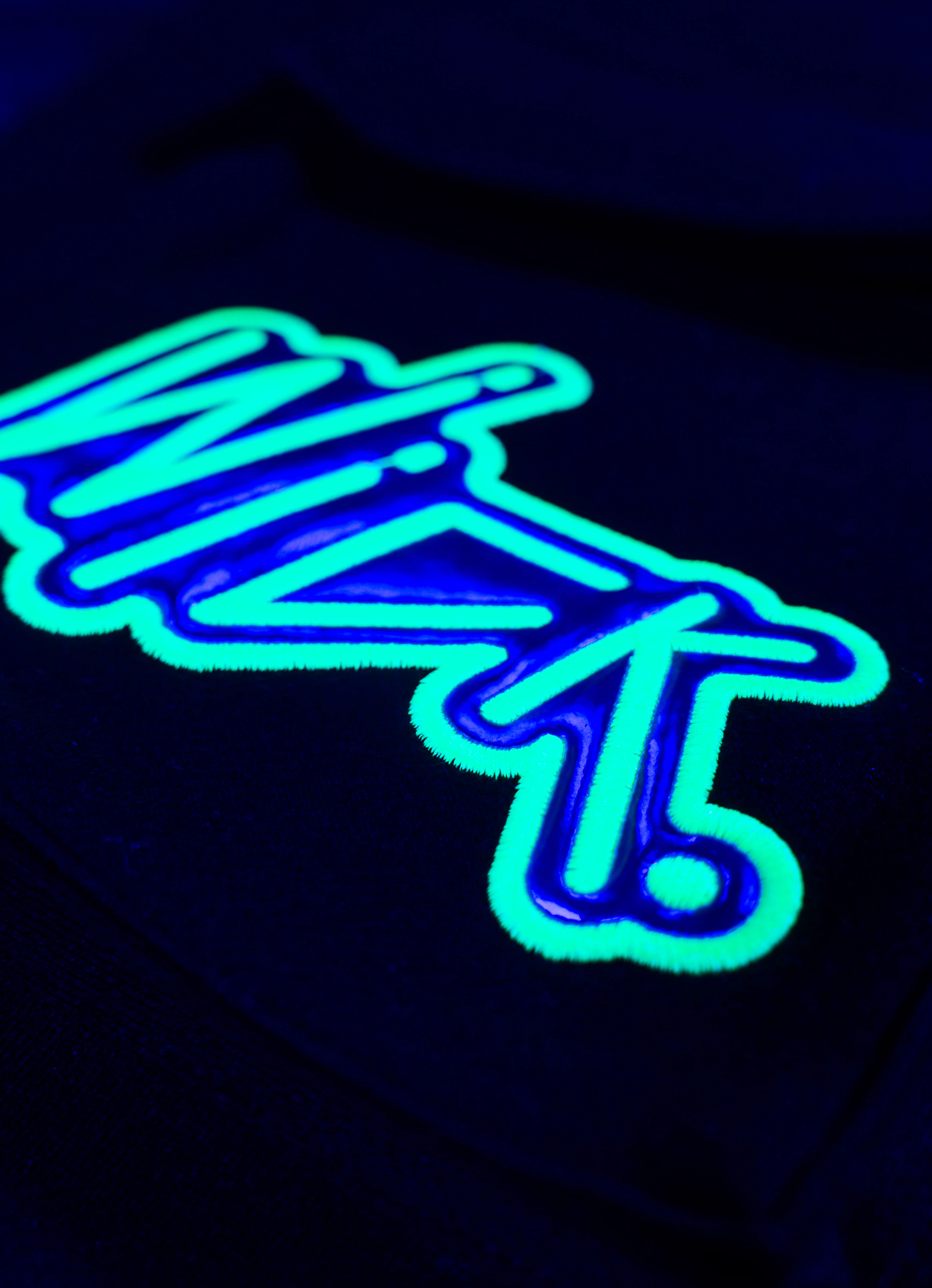 NEON ROYALTY CARGO SWEATPANTS BLACK