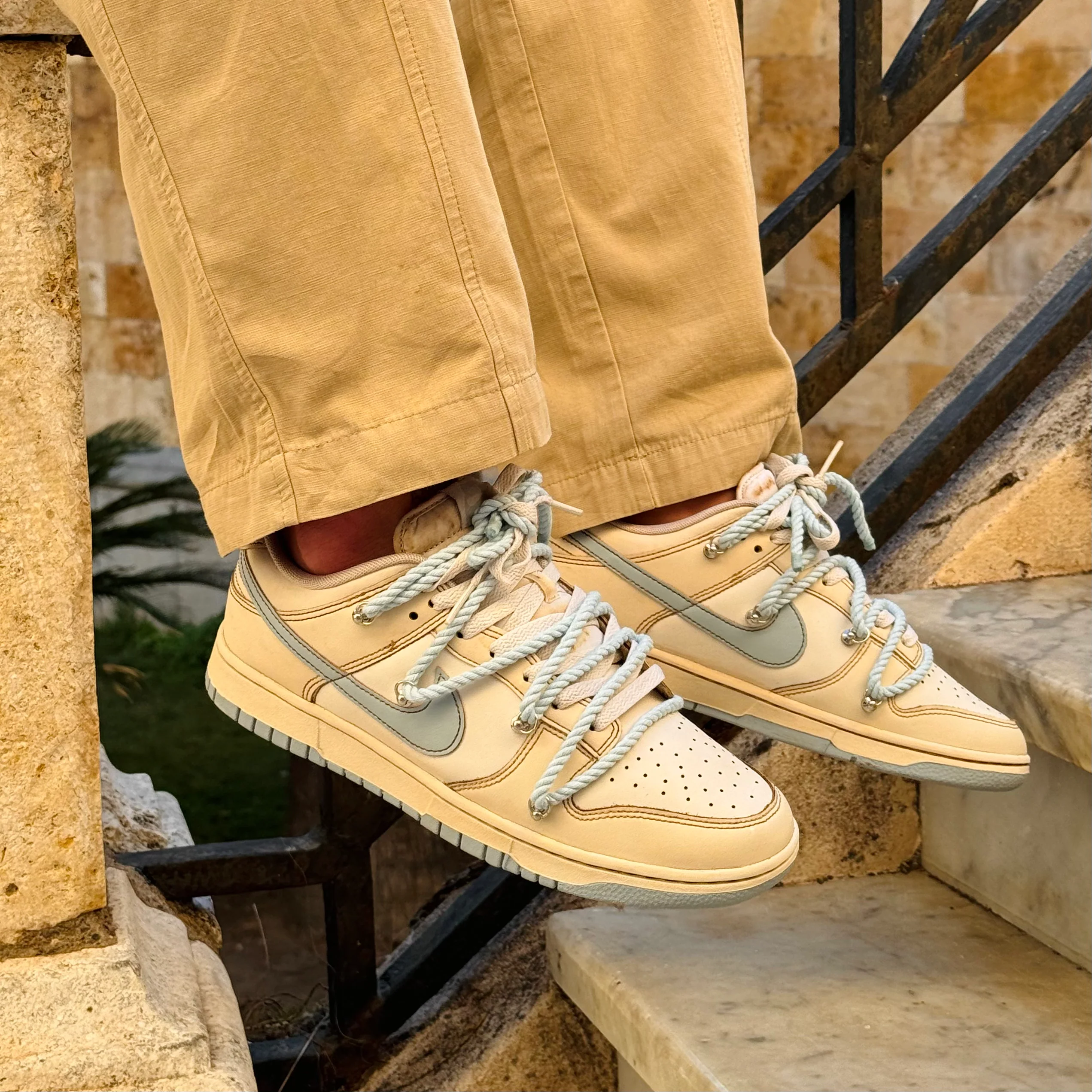 DUNK LOW OVERLACES SUNRISE