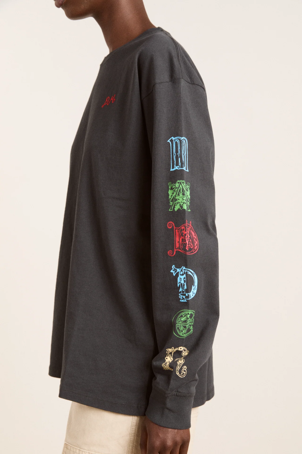 winter solstice long sleeve tee- charcoal