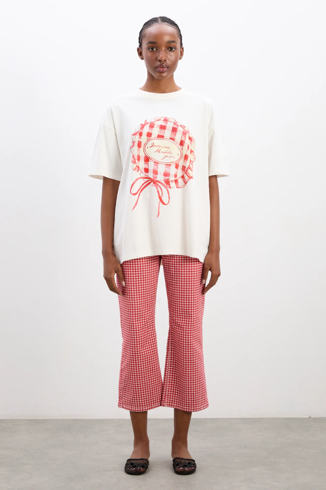 berry jam boyfriend tee - ecru