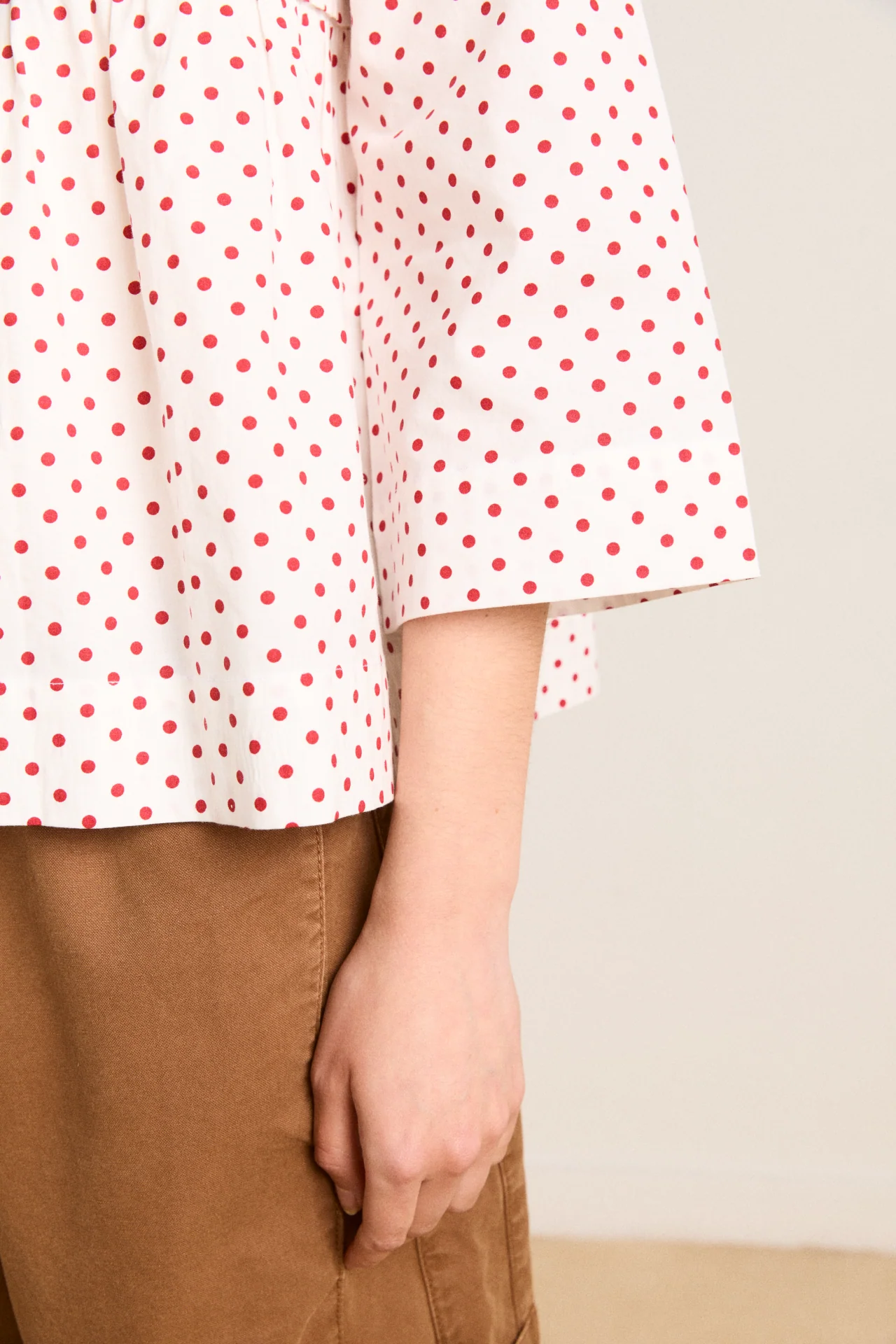 leilani blouse - off white and red spot