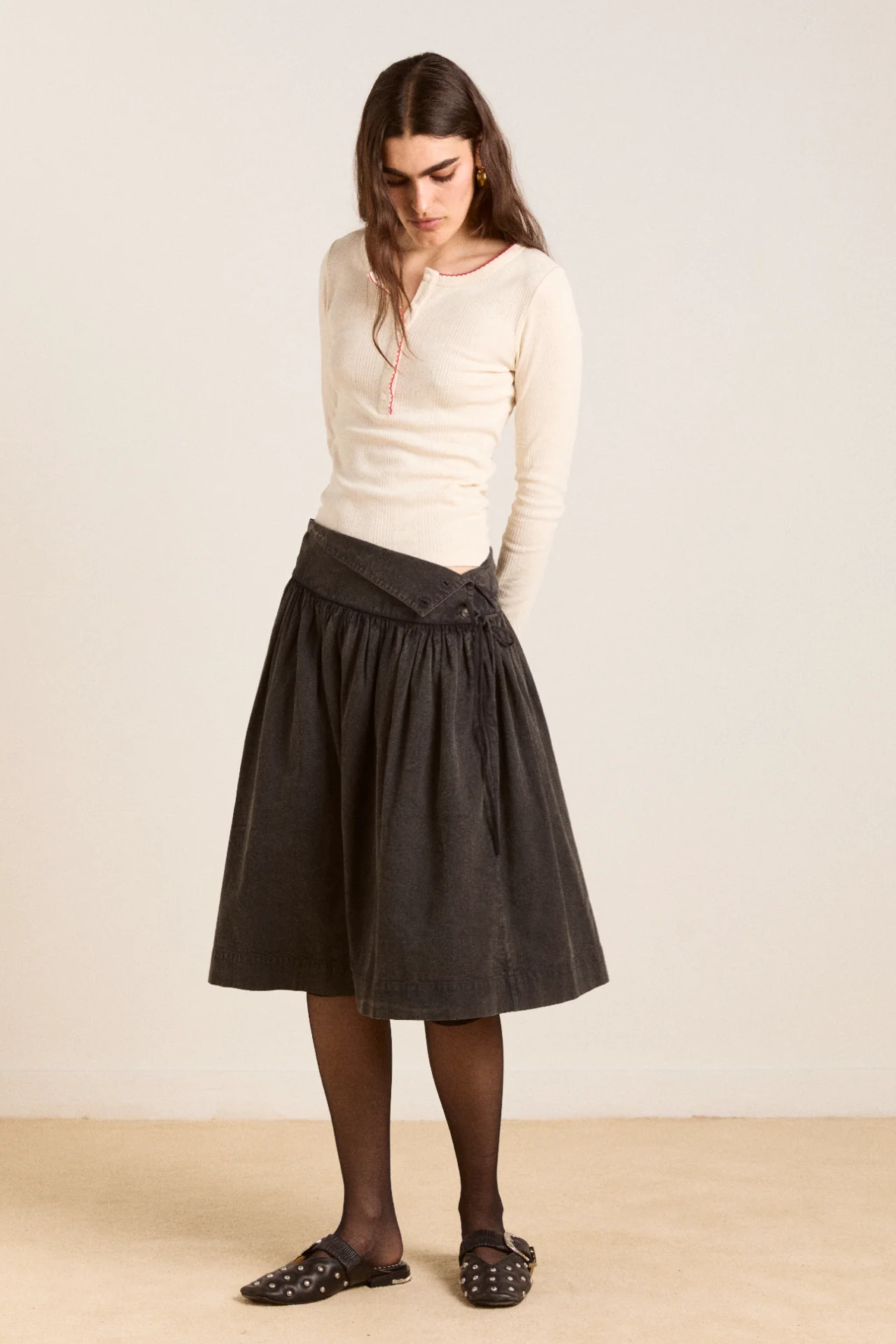 fia volume knee length skirt - carbon