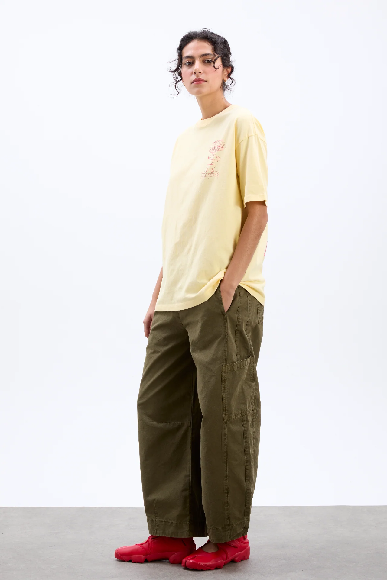 pizza party boyfriend tee- yellow