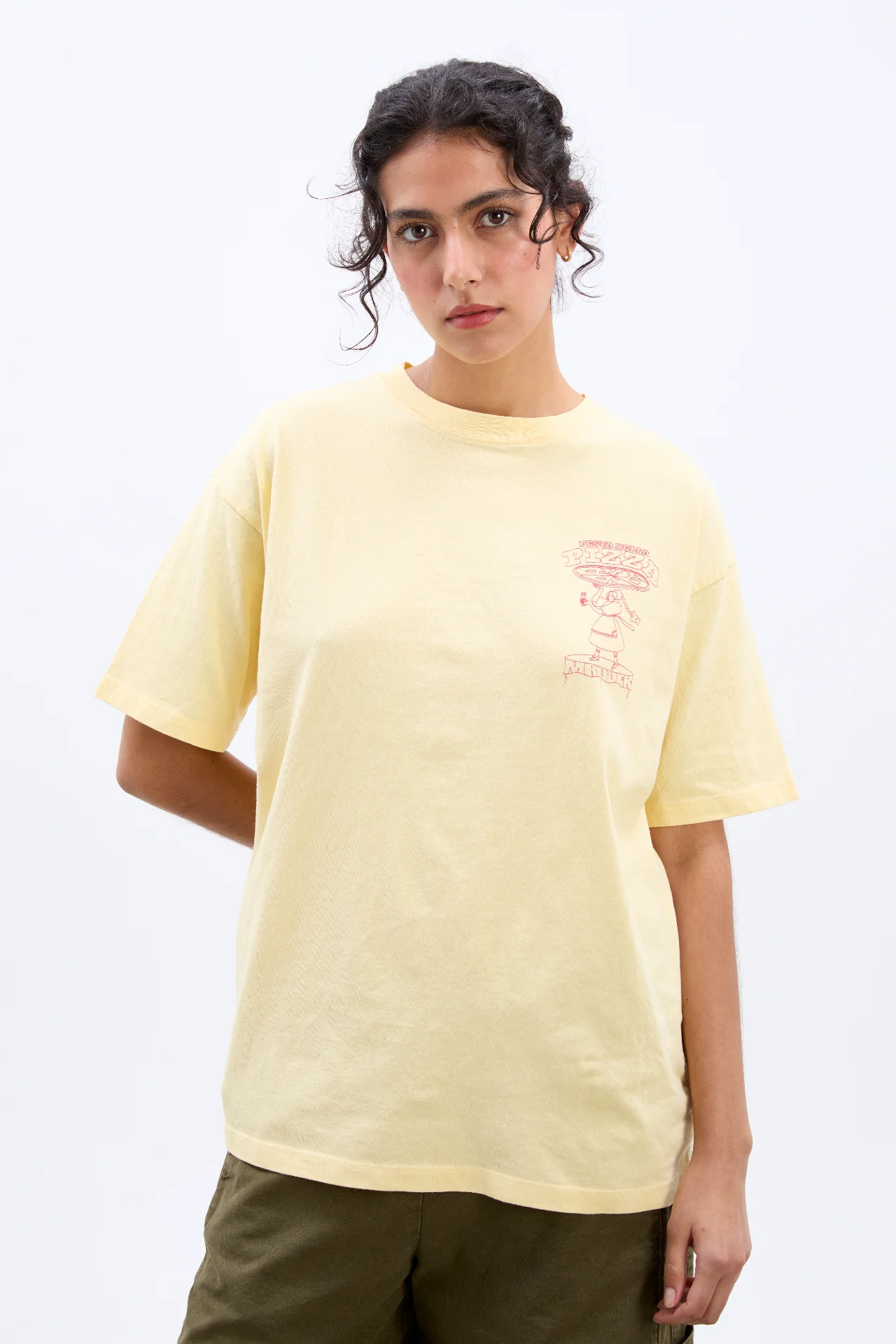 pizza party boyfriend tee- yellow