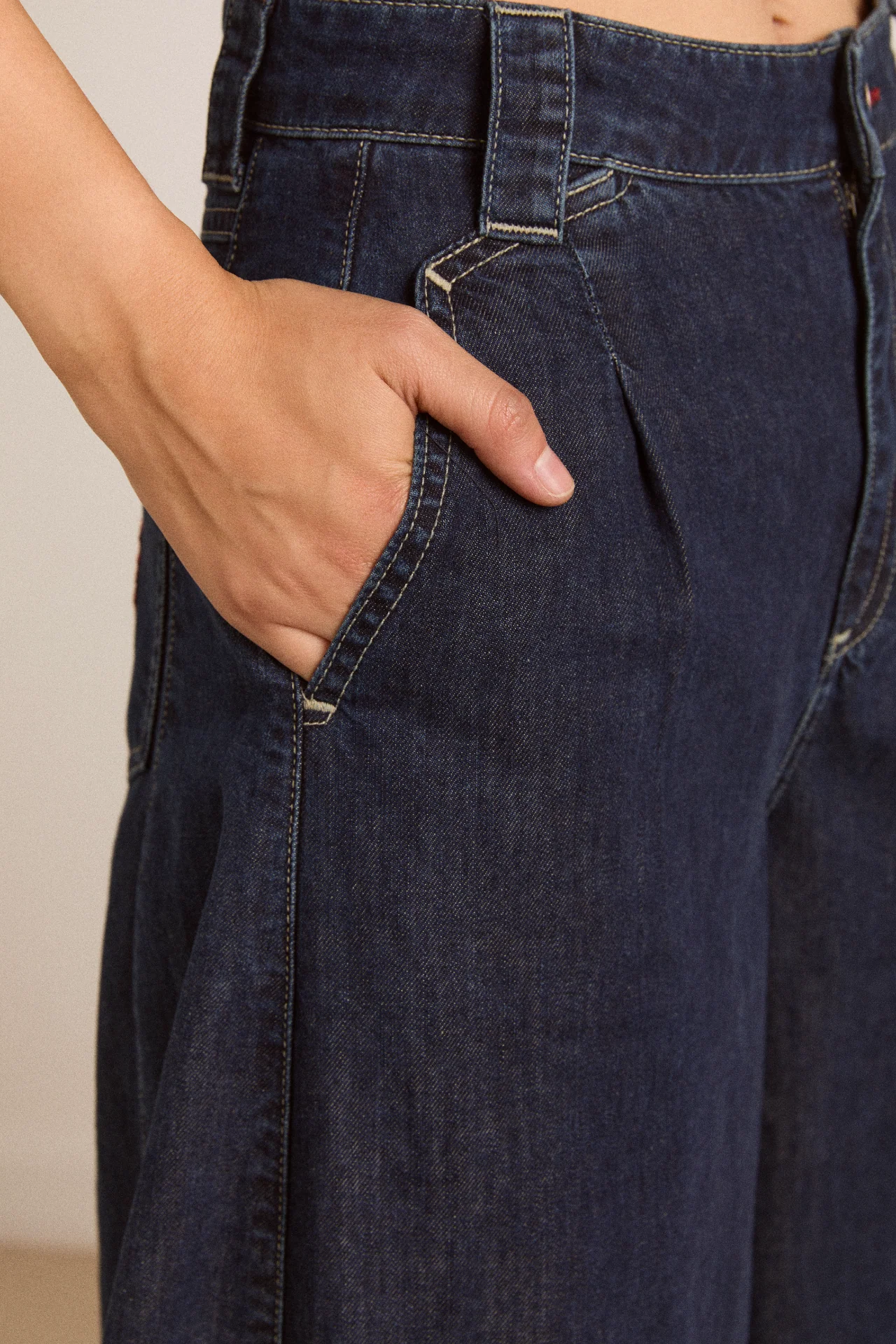 erika jean with bag- neptune wash