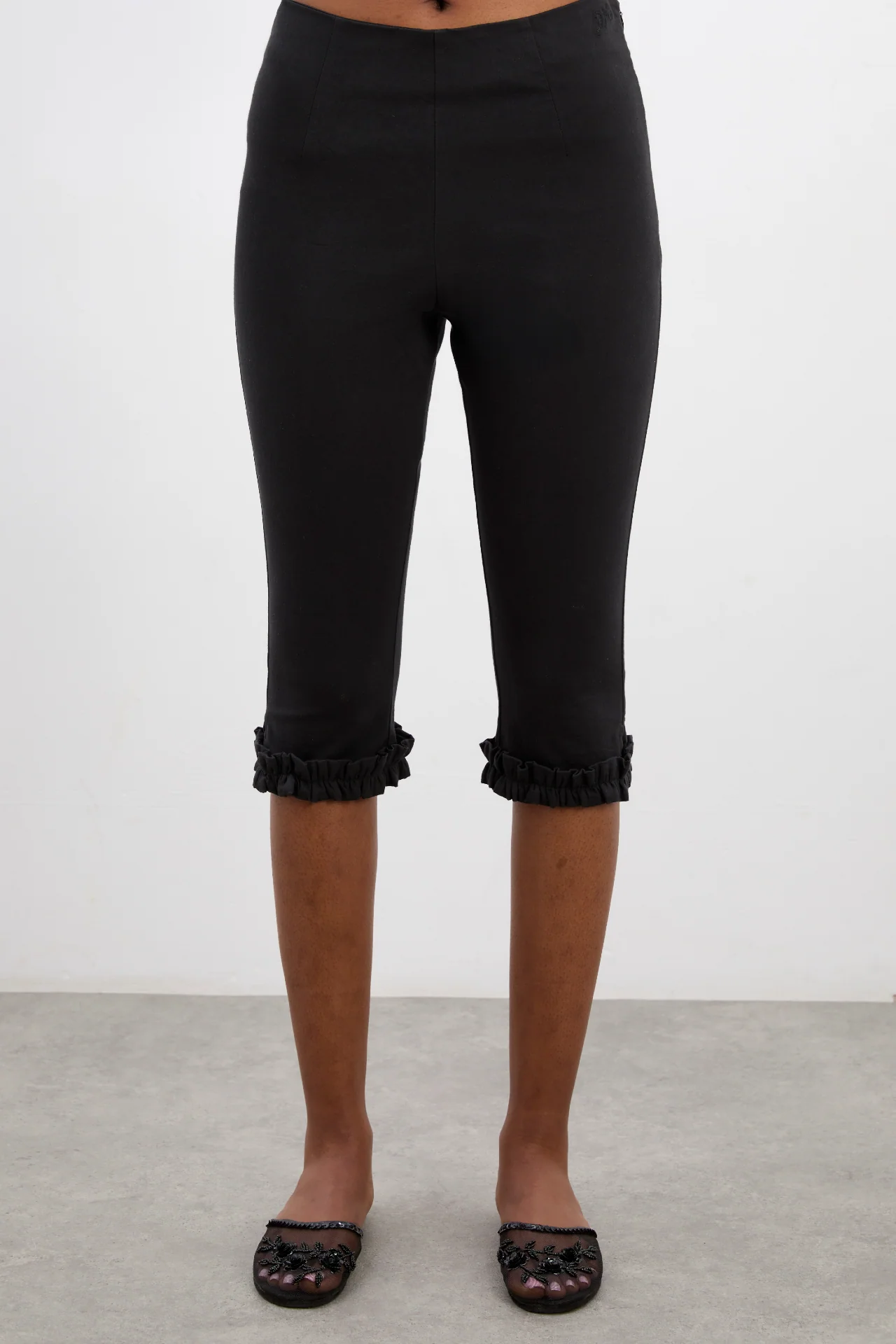 anisa capri pants - black