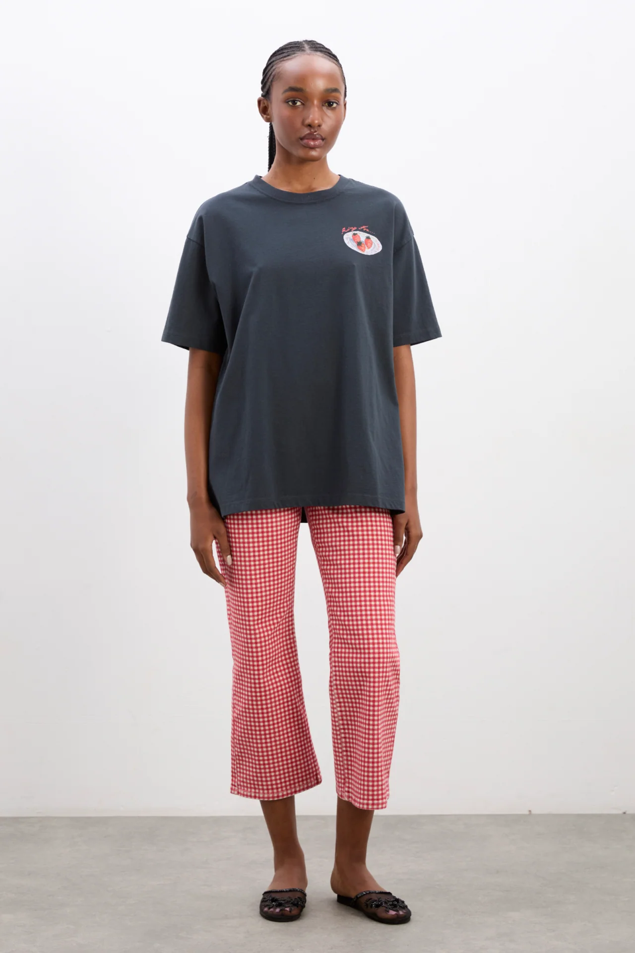 ring for room service tee - charcoal