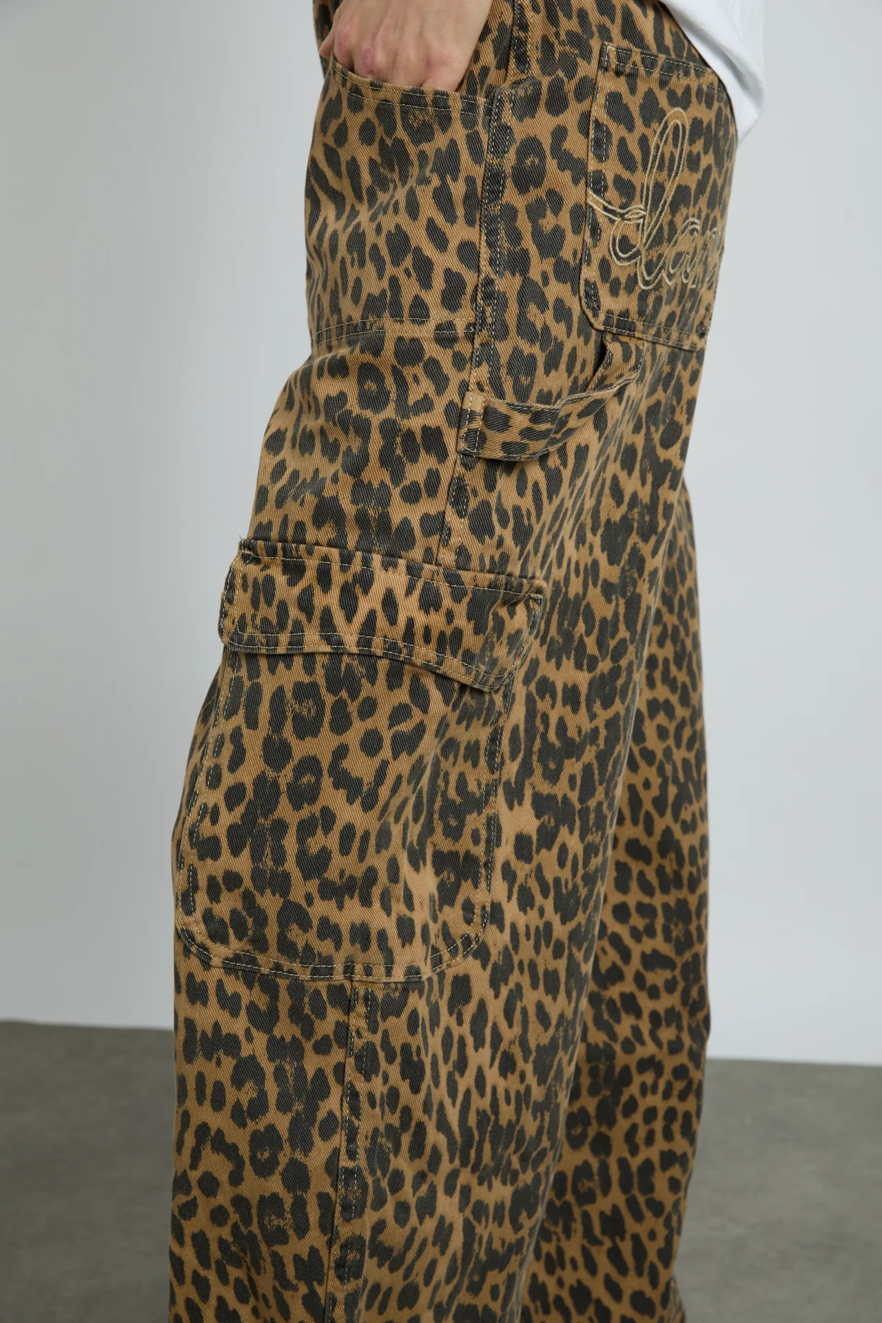cargo jeans - leopard