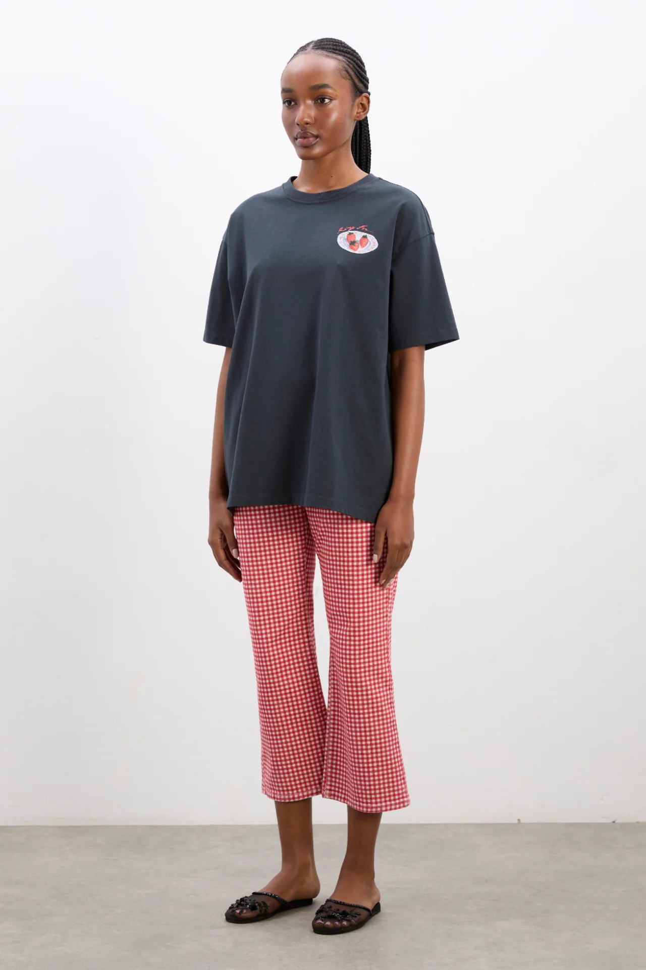 ring for room service tee - charcoal