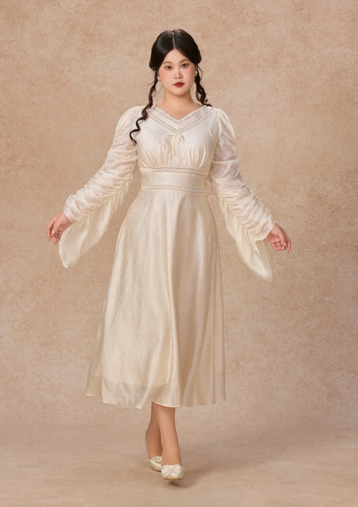 Curve&Plus Flowing Light Hymn Dress