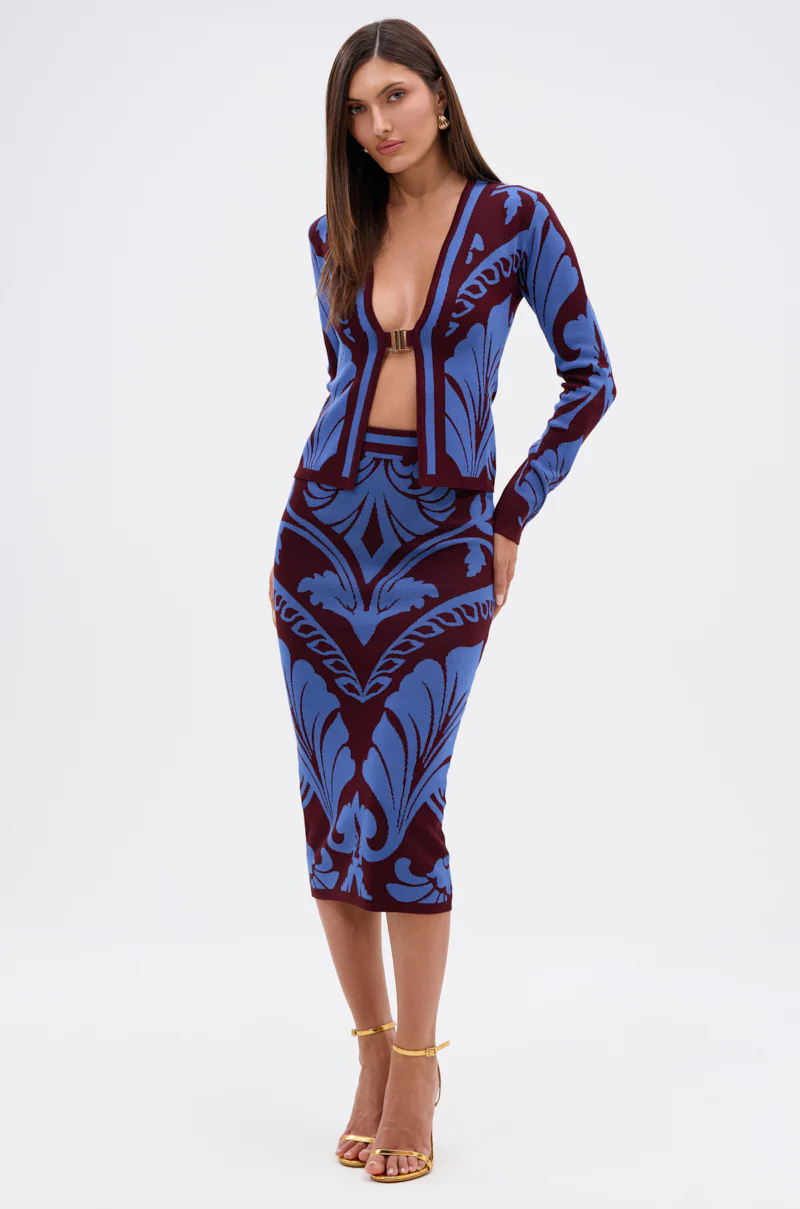 GIVE ME LOVE SWEATER