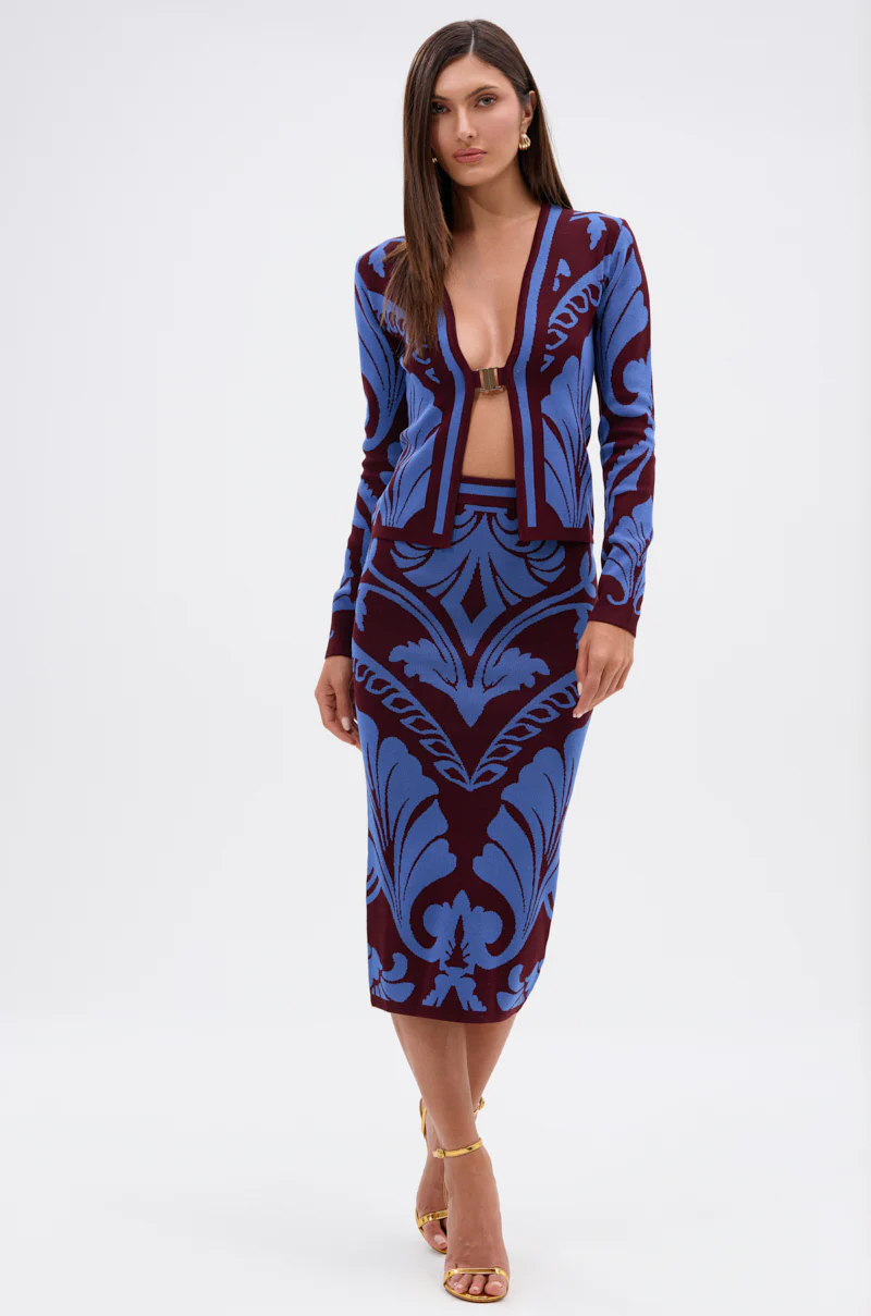 GIVE ME LOVE SWEATER