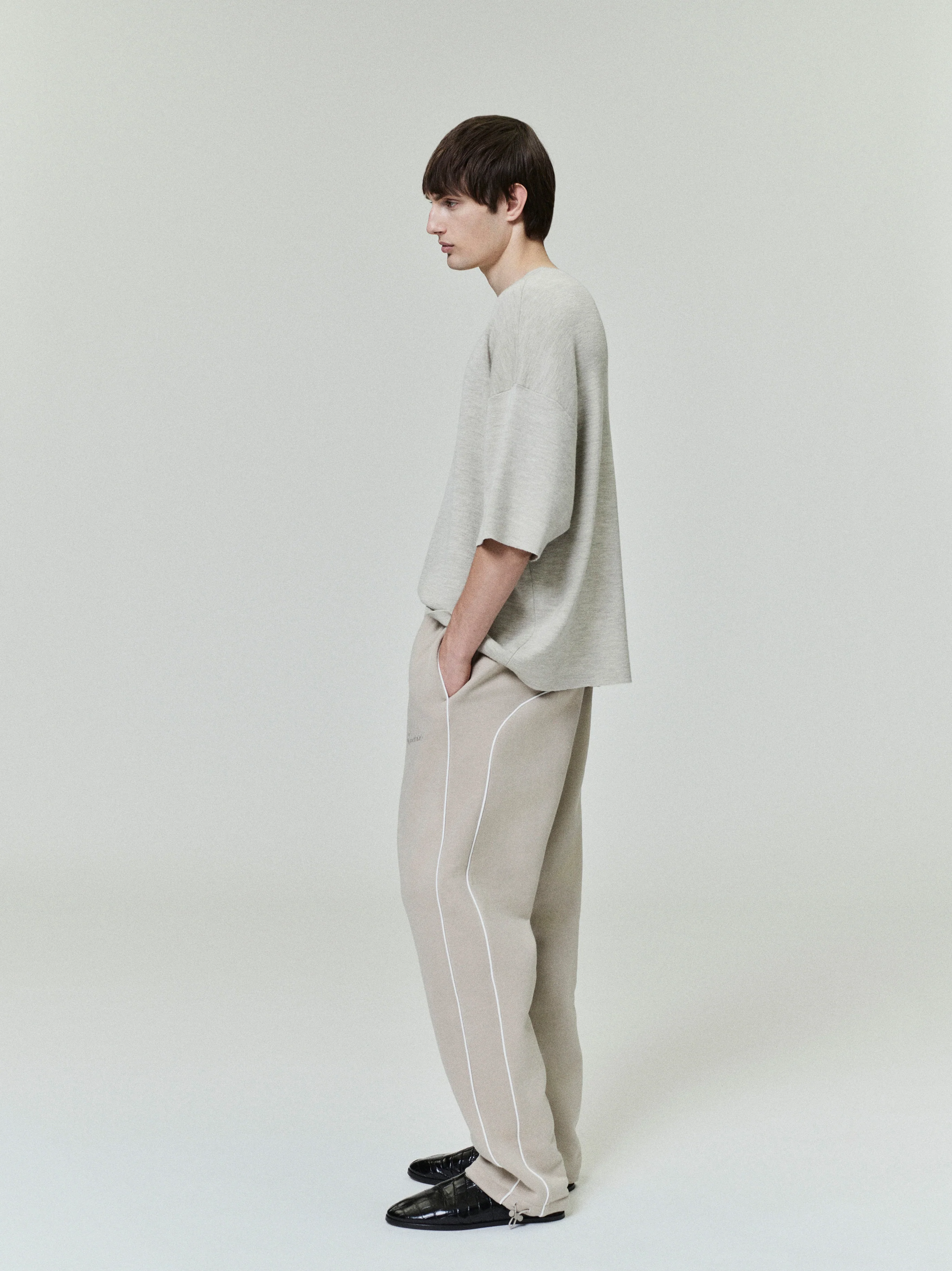Relaxed Fleece Sweatpant With Piping