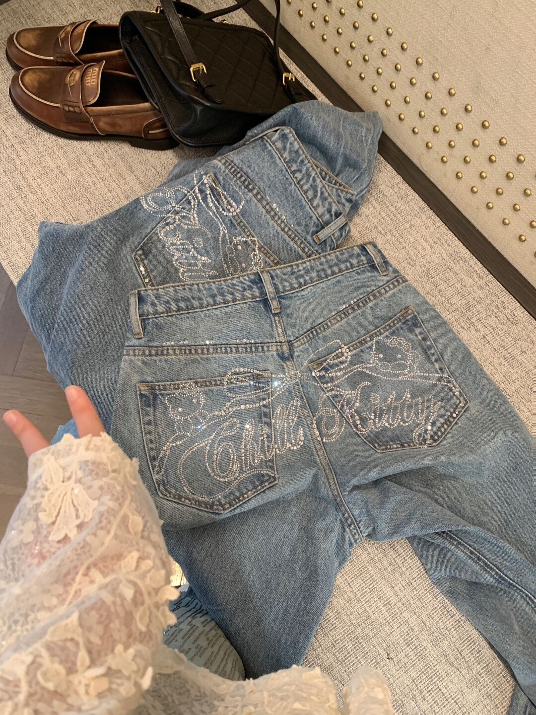 Hellokitty Handemade Rhinestone Jeans Denim Pants Sparkle Jeans Studded Bling Pants with Diamonds