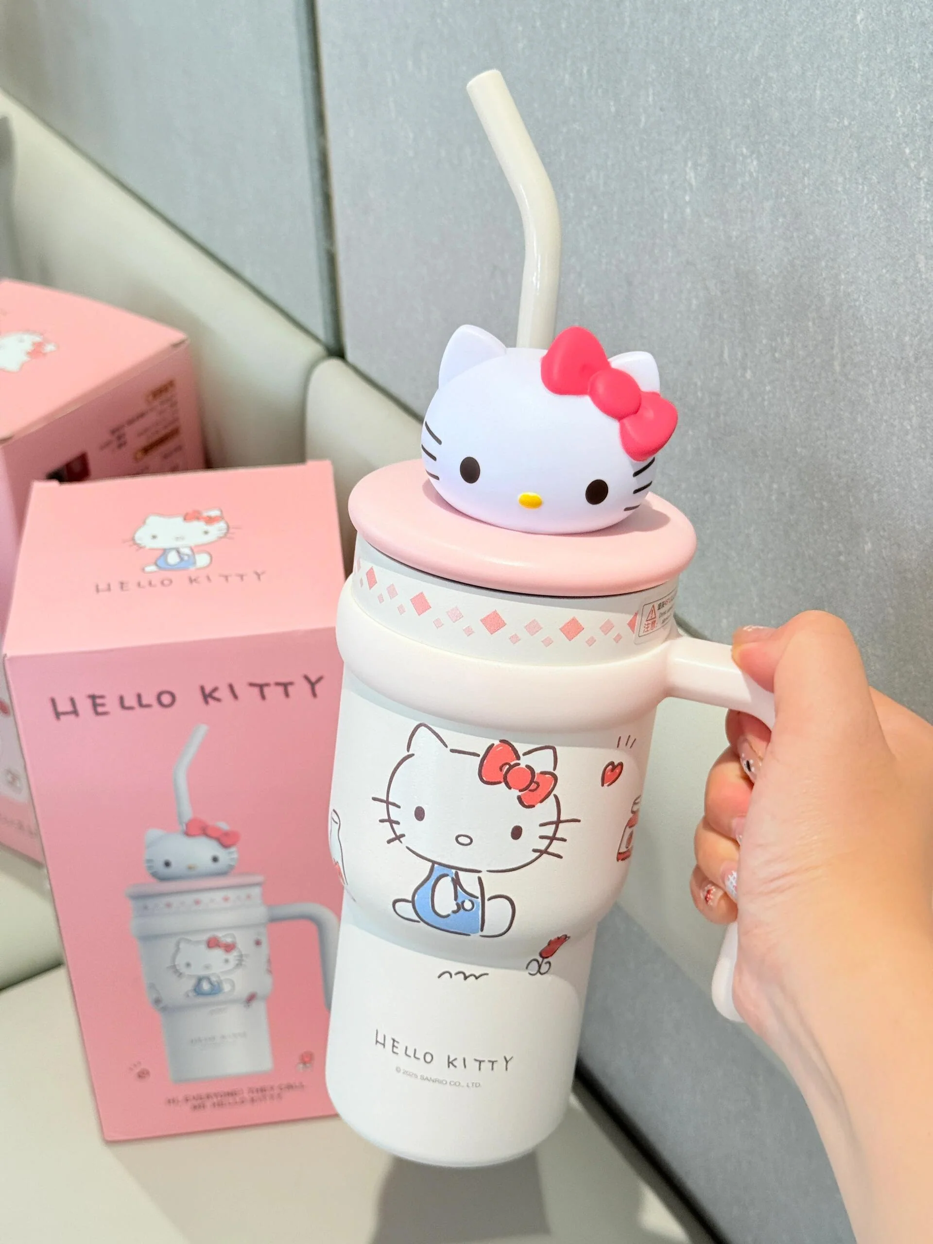 Hellokitty 700ml Tumbler with Handle Stainless Steel Insulated Cup with Lid & Straw Water Bottle Cupholder Friendly Women Travel Mug
