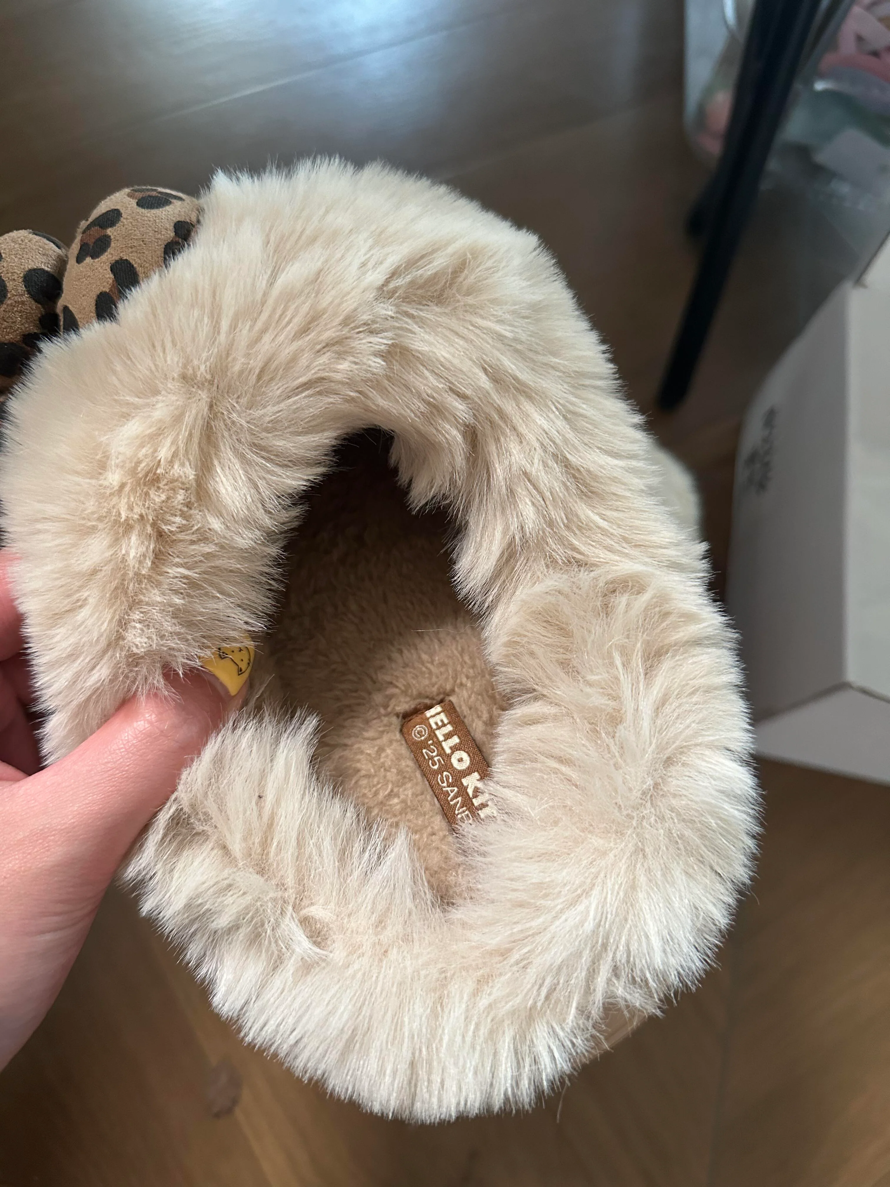 Hellokitty Fuzzy Brown Slippers Fluffy Fall Winter House Shoes Indoor and Outdoor