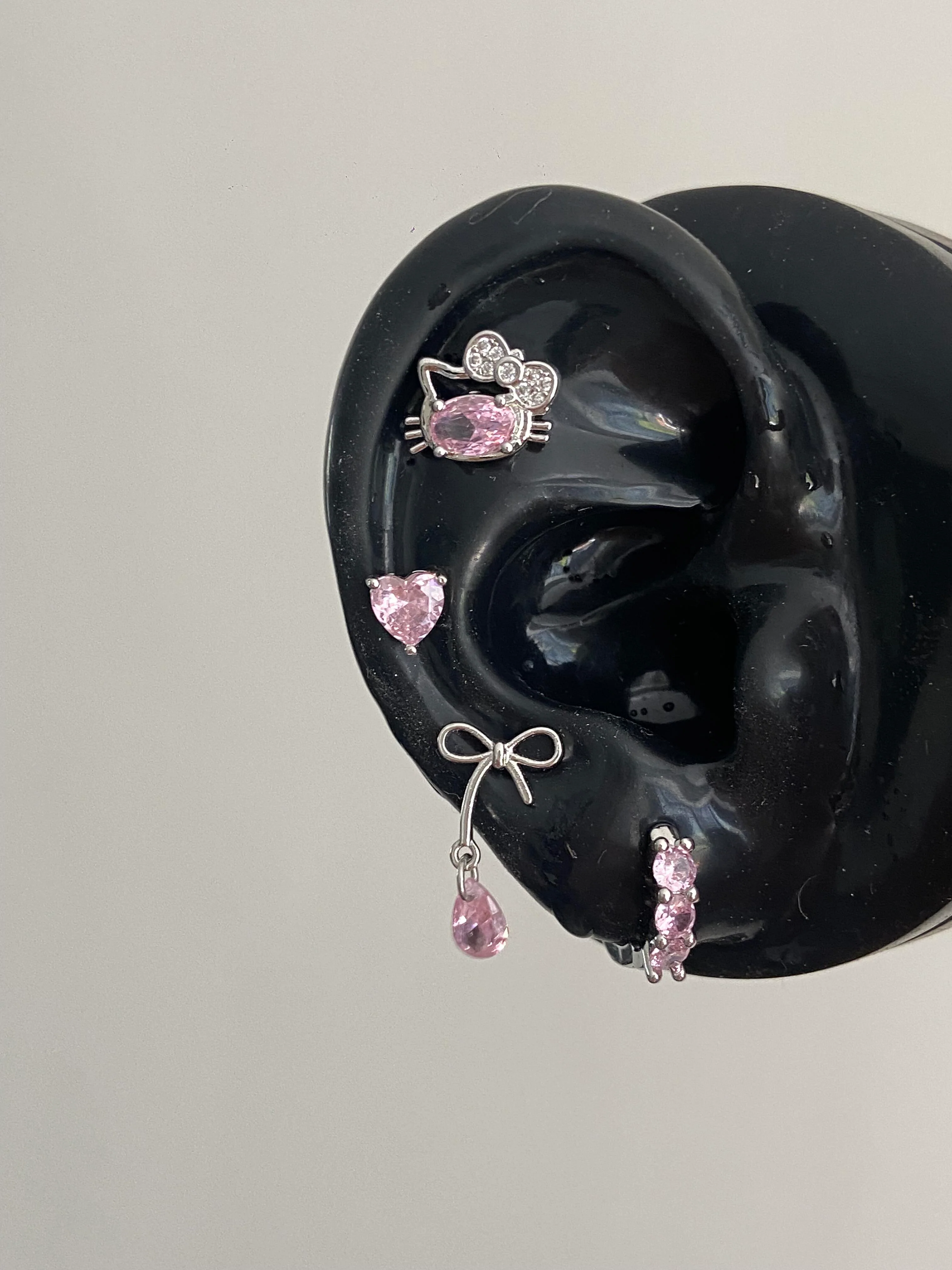 Hellokitty Earrings Rhinestone Cute Titanium earrings