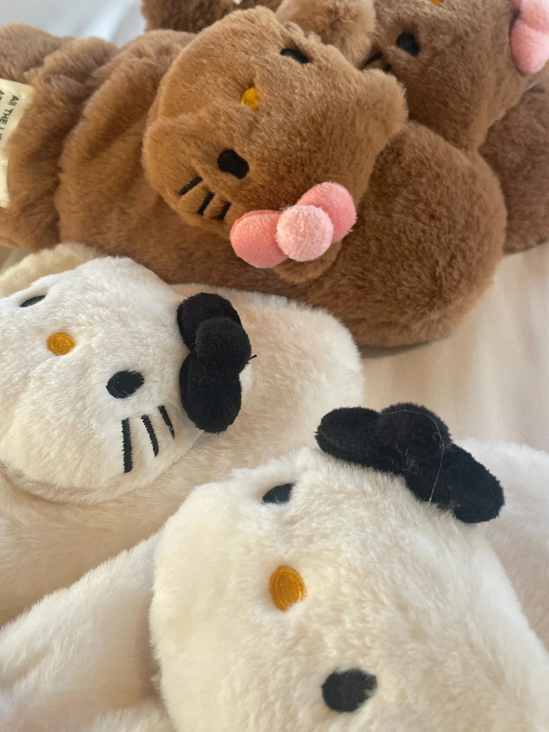 KT Cute Full Finger Gloves Fluffy Plush Winter Warm Mittens Hand Warmer for Women Teenager Girls