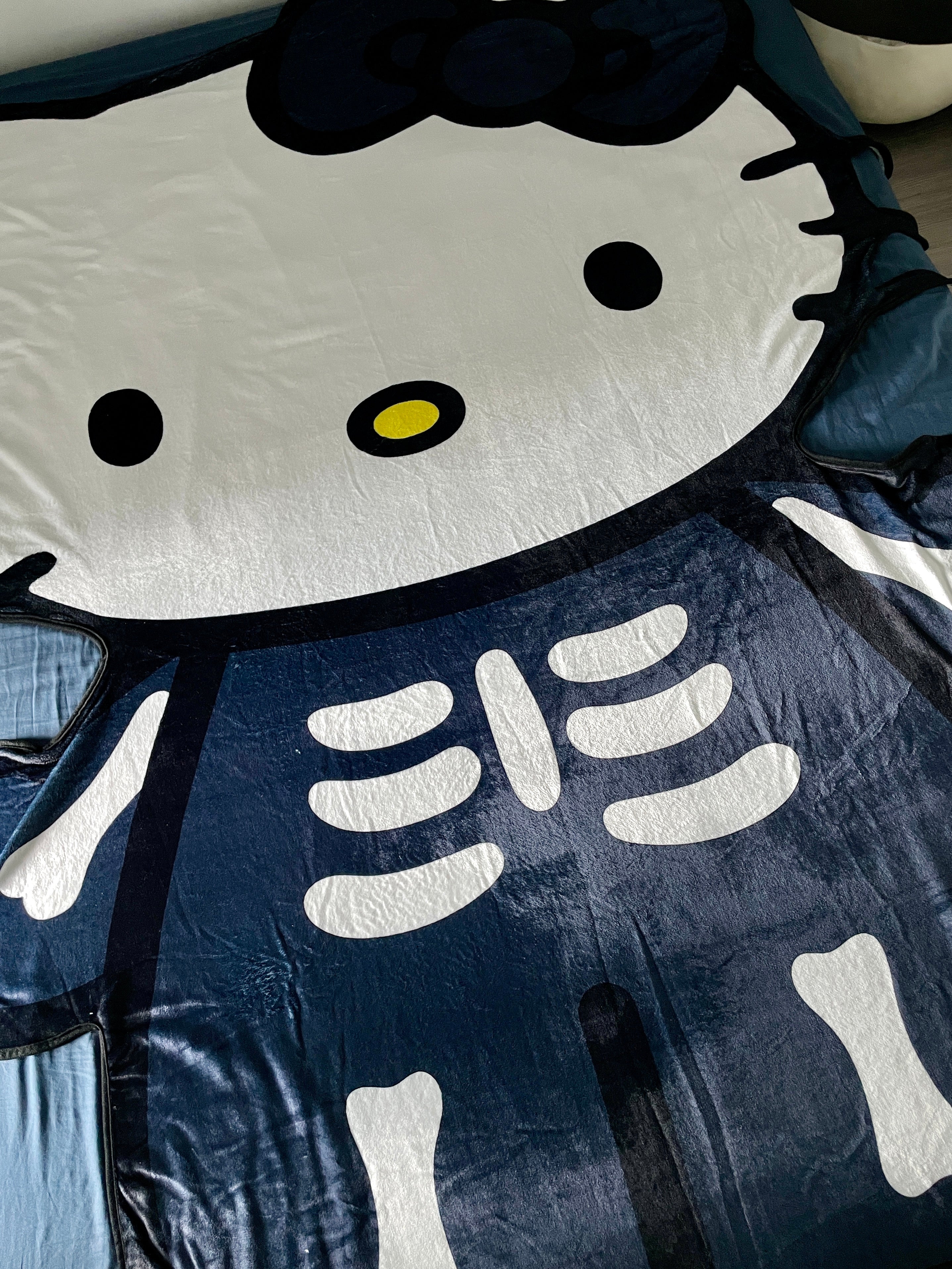 Hellokitty Shape Halloween Skeleton Blanket Flannel Throw Blanket Cute Blanket Lightweight Super Soft Cozy for Bed Kids Adult Gift