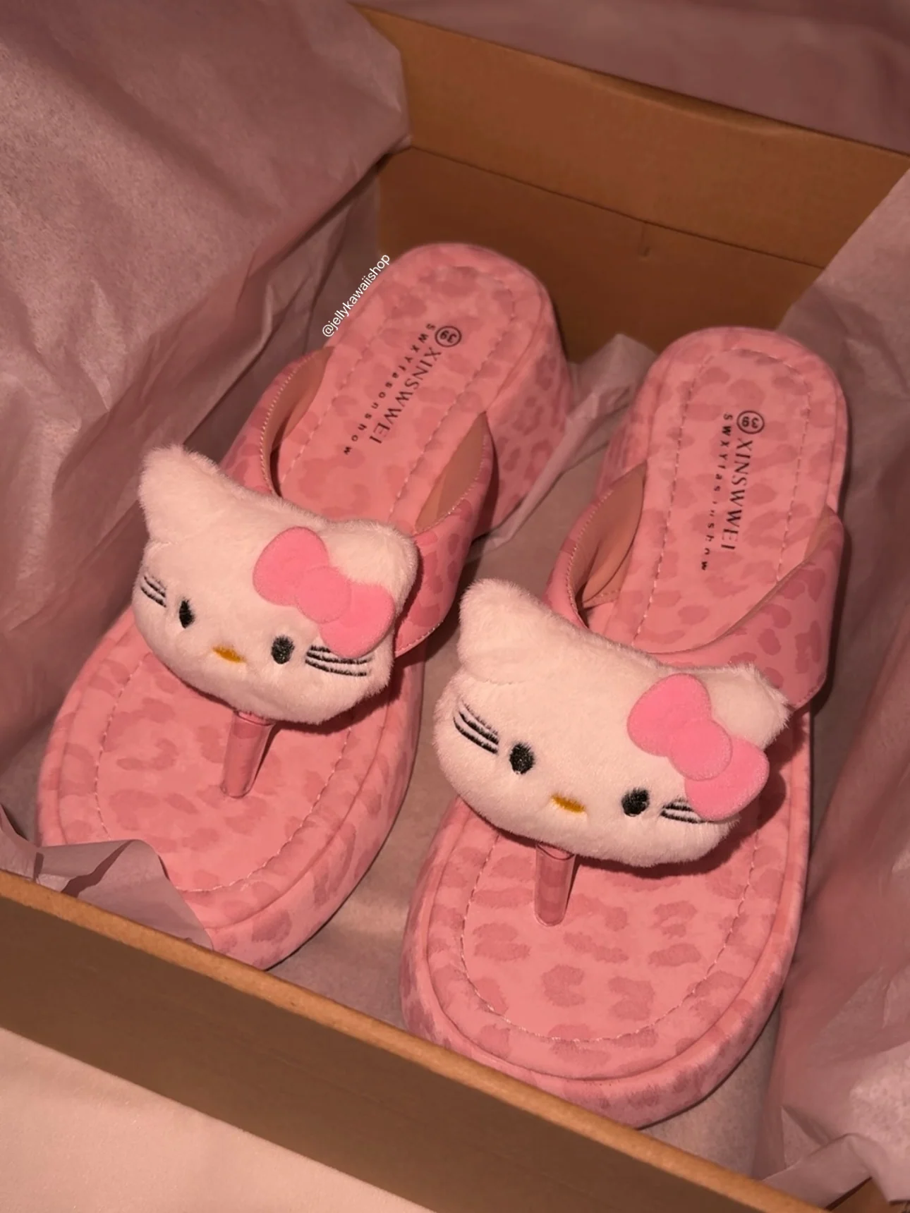 Hellokitty Pink Leopard Print PU Women's 6cm Sandals Cute Slippers Non-Slip Flip Flops Chunky Slippers