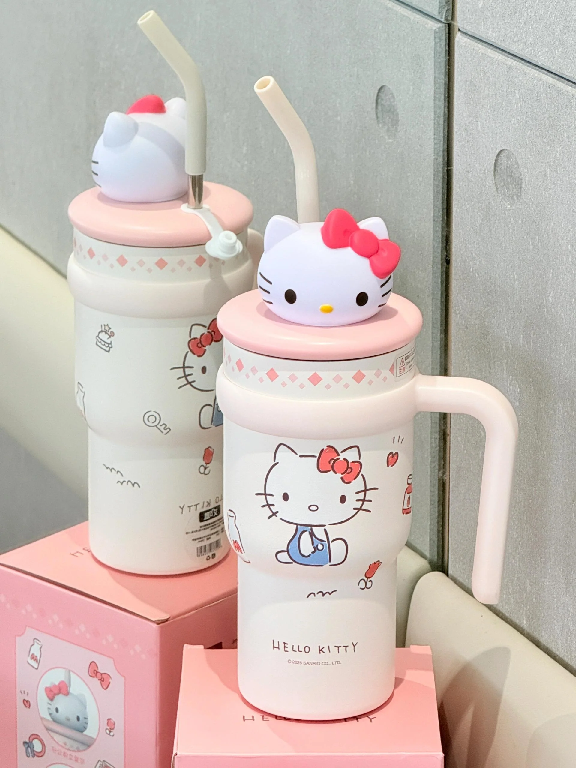 Hellokitty 700ml Tumbler with Handle Stainless Steel Insulated Cup with Lid & Straw Water Bottle Cupholder Friendly Women Travel Mug