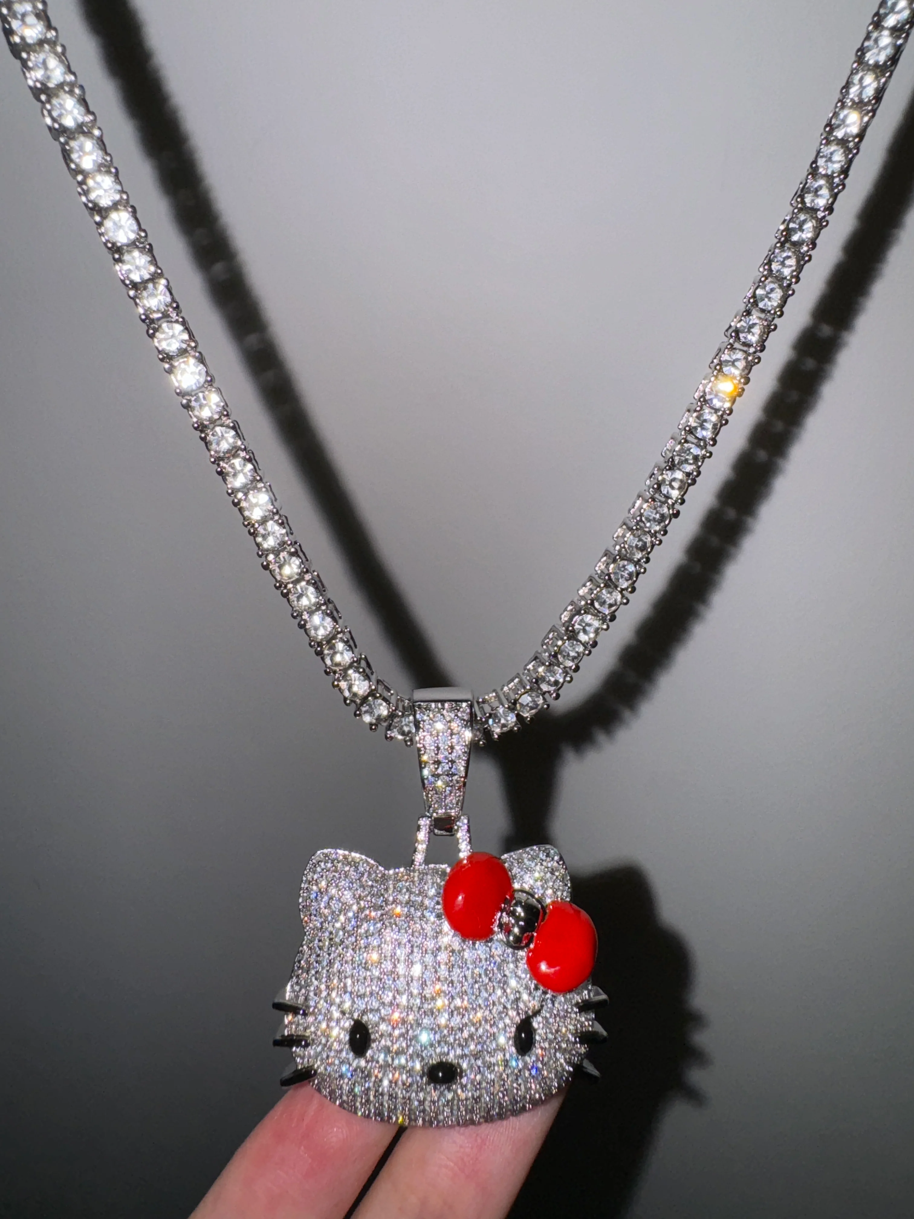 Hellokitty Sparkly Necklace Shiny Rhinestone Tennis Chain Necklace Punk Rock Style Jewelry（Velvet Gift Box Packing）