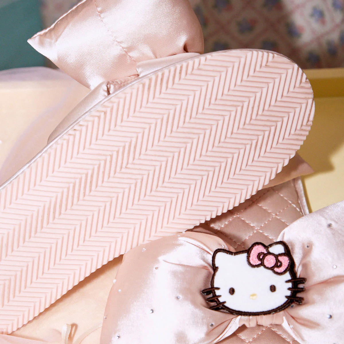 Hellokitty Pink Bowtie House Slippers Indoor Slippers for Women