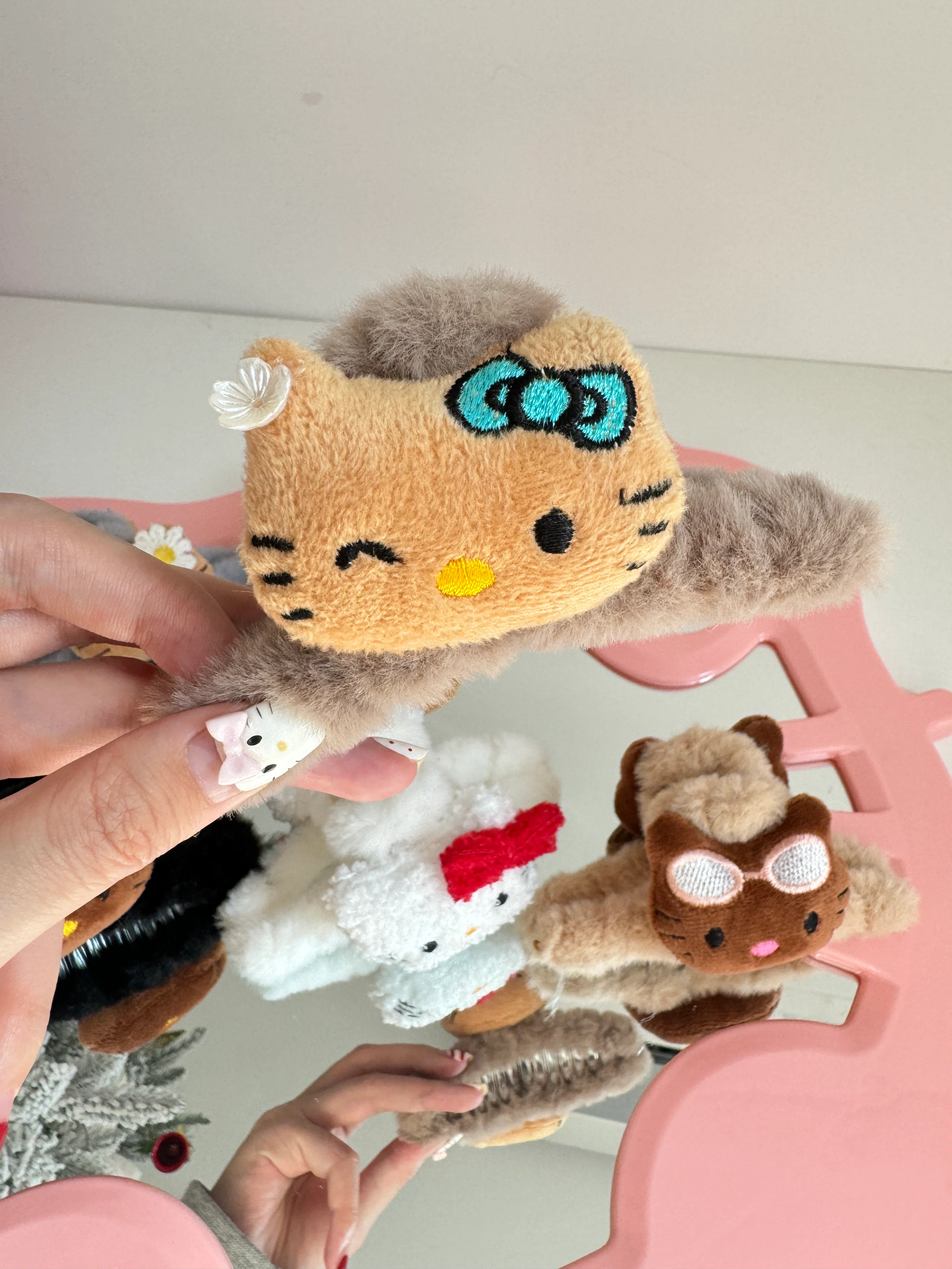 Hellokitty Plush Claw Clip  Cute Hair Clips for Women Girls(1 Pcs)