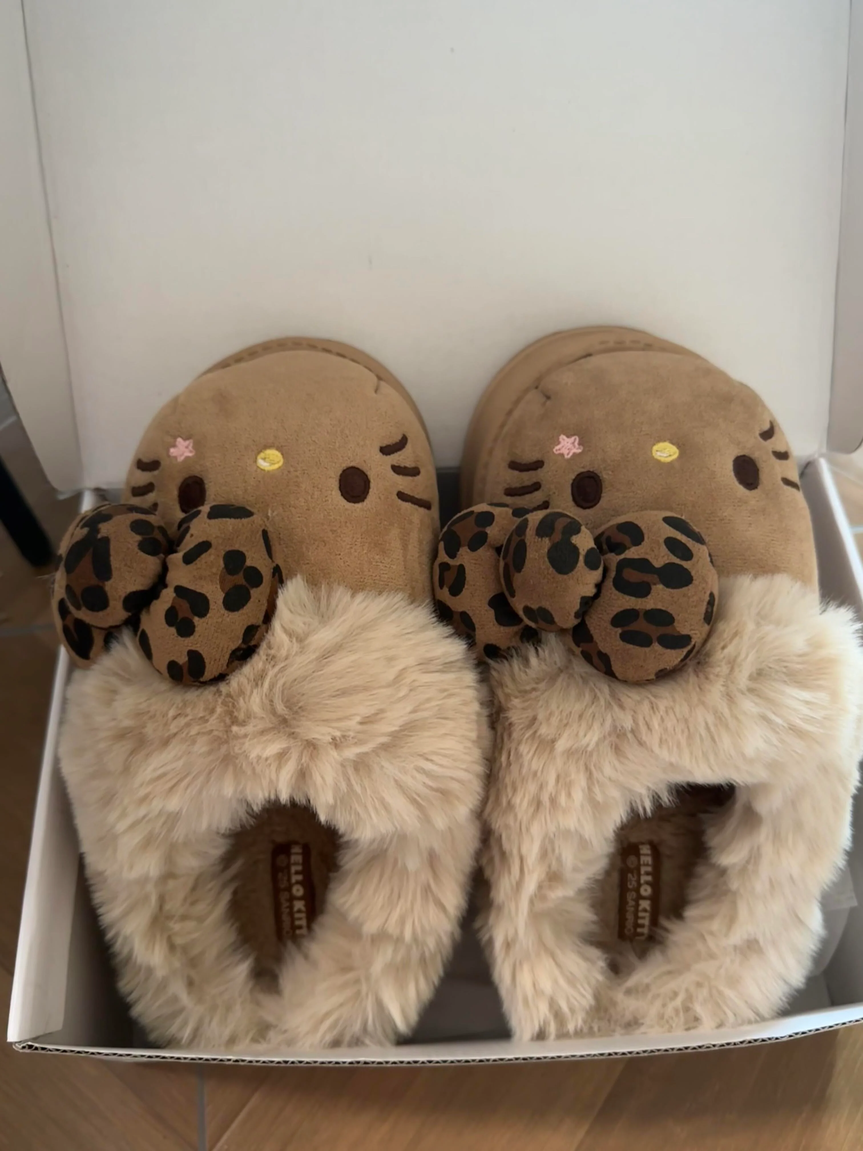 Hellokitty Fuzzy Brown Slippers Fluffy Fall Winter House Shoes Indoor and Outdoor