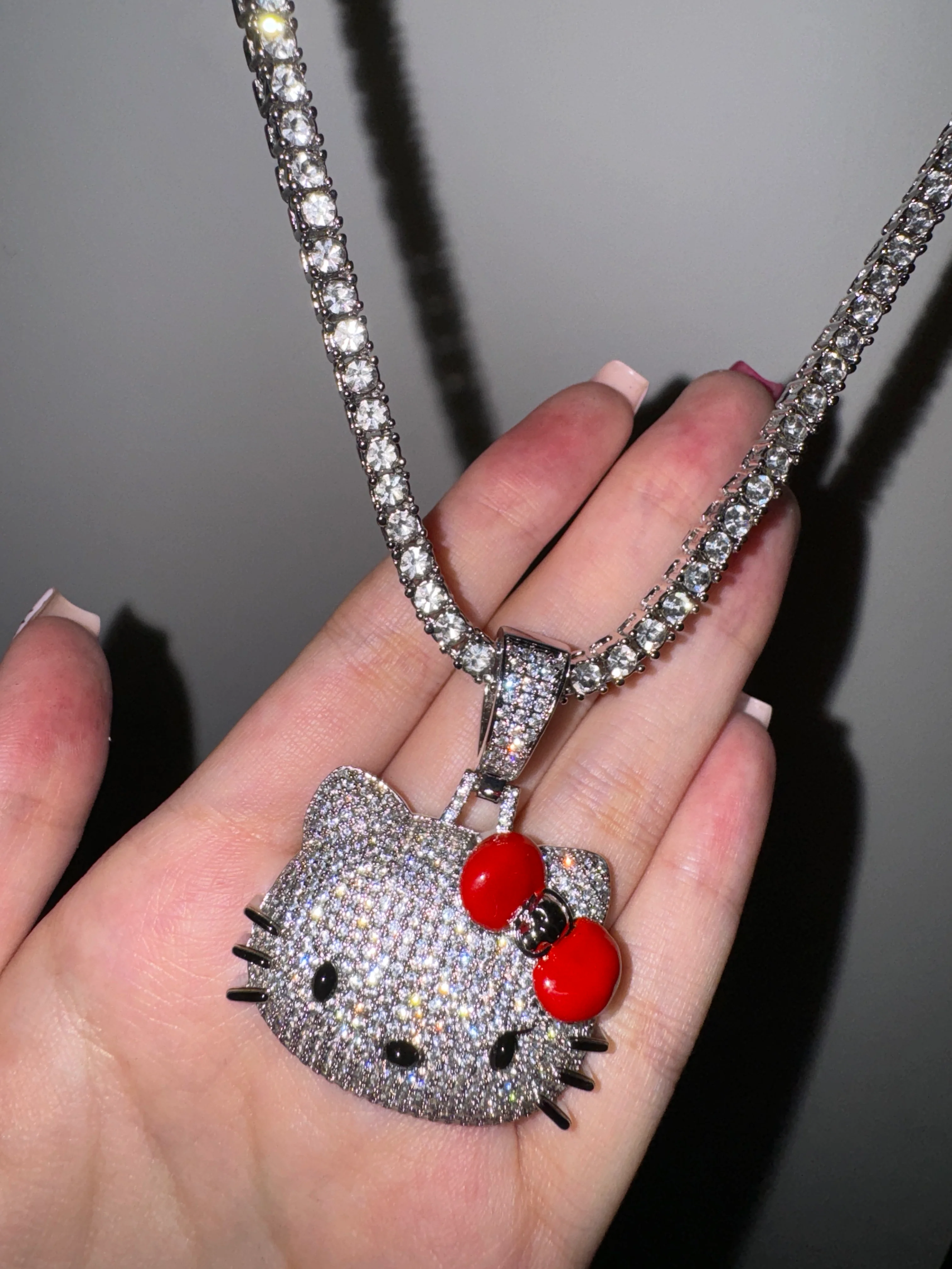 Hellokitty Sparkly Necklace Shiny Rhinestone Tennis Chain Necklace Punk Rock Style Jewelry（Velvet Gift Box Packing）